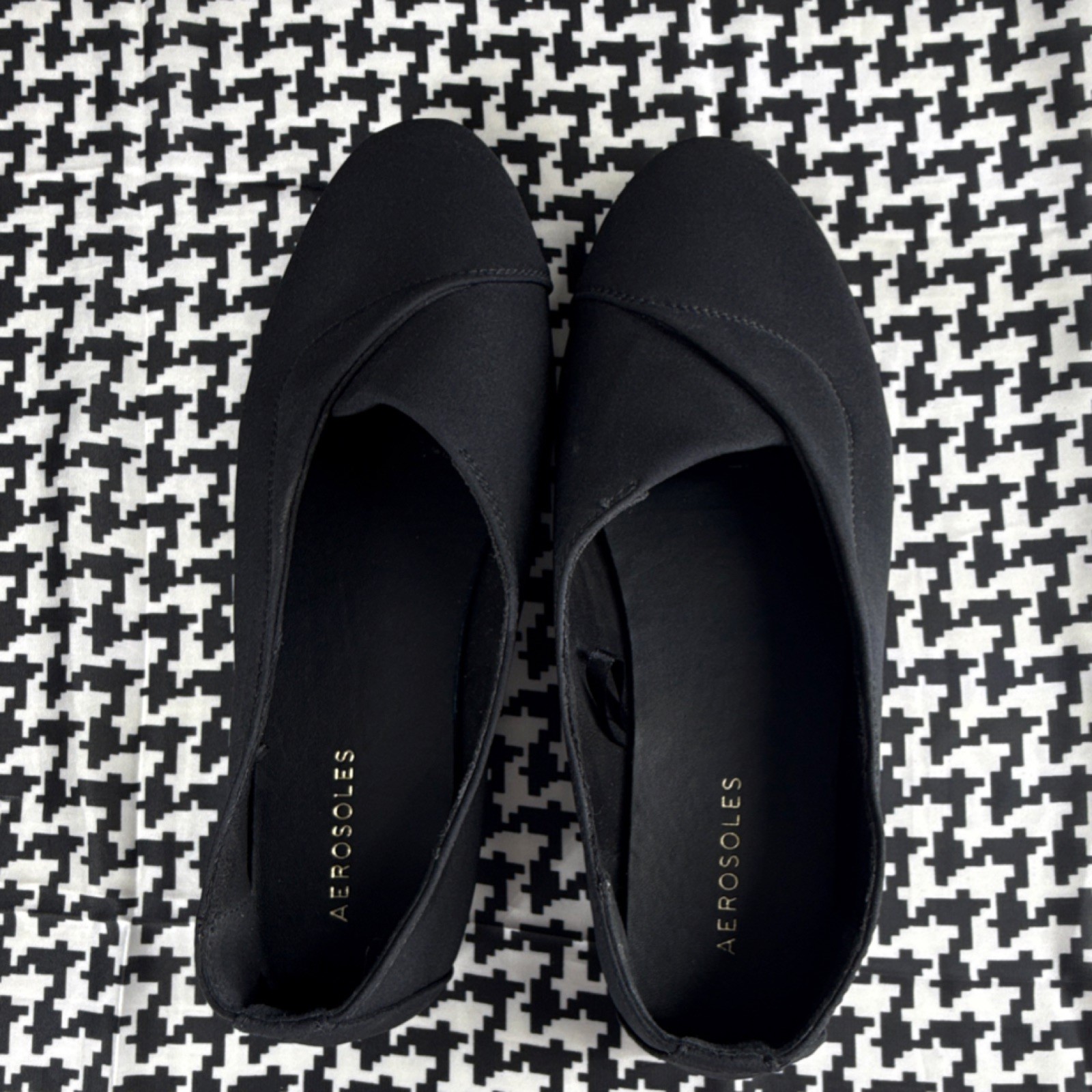 Aerosoles Black Women's Slip-On Flats Rubber Sole Almond Toe Casual Size 9.5 M