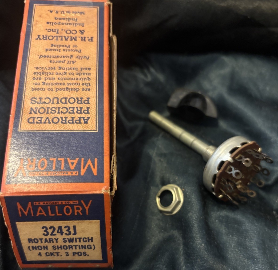 NOS Vintage Mallory 3243J Rotary Switch Non-Shorting 4 CKT 3 POS NIB W/Knob New