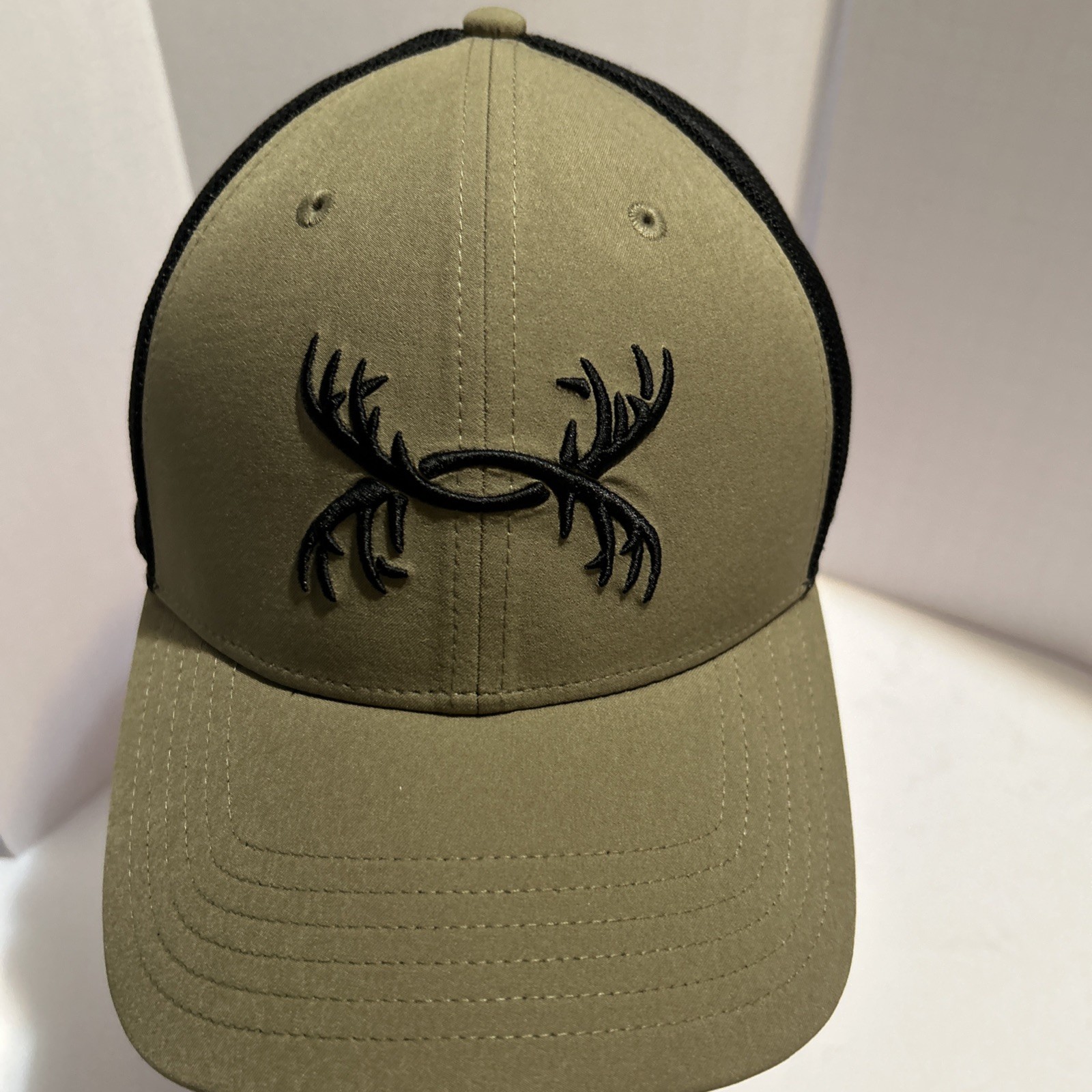 Under Armour Men's UA Antler Trucker Hat 1372352 Brown Black Snapback