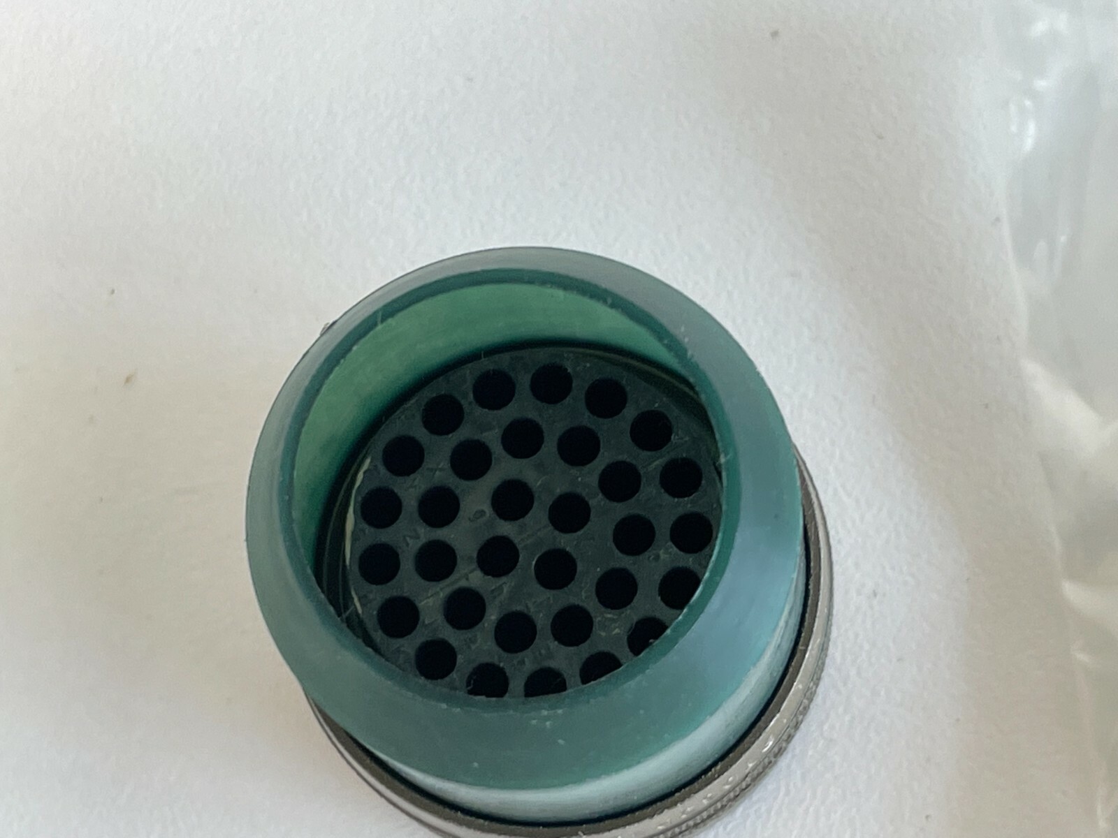 Shelf3: Amphenol PT06CP-18-32P Connector w/ Pins