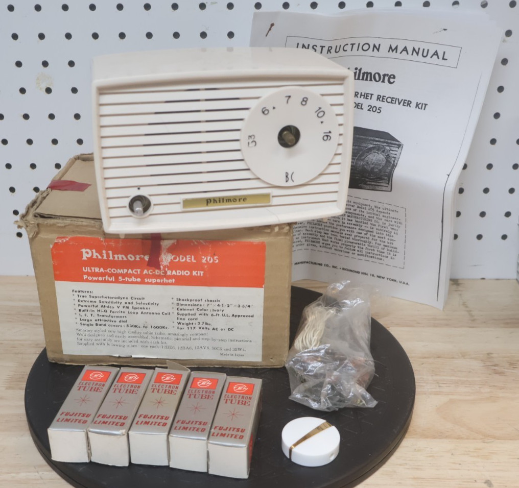 Rare Vintage Philmore Model 205 Five-Tube Kit Radio W/ Box Fujitsu Tubes *Crack