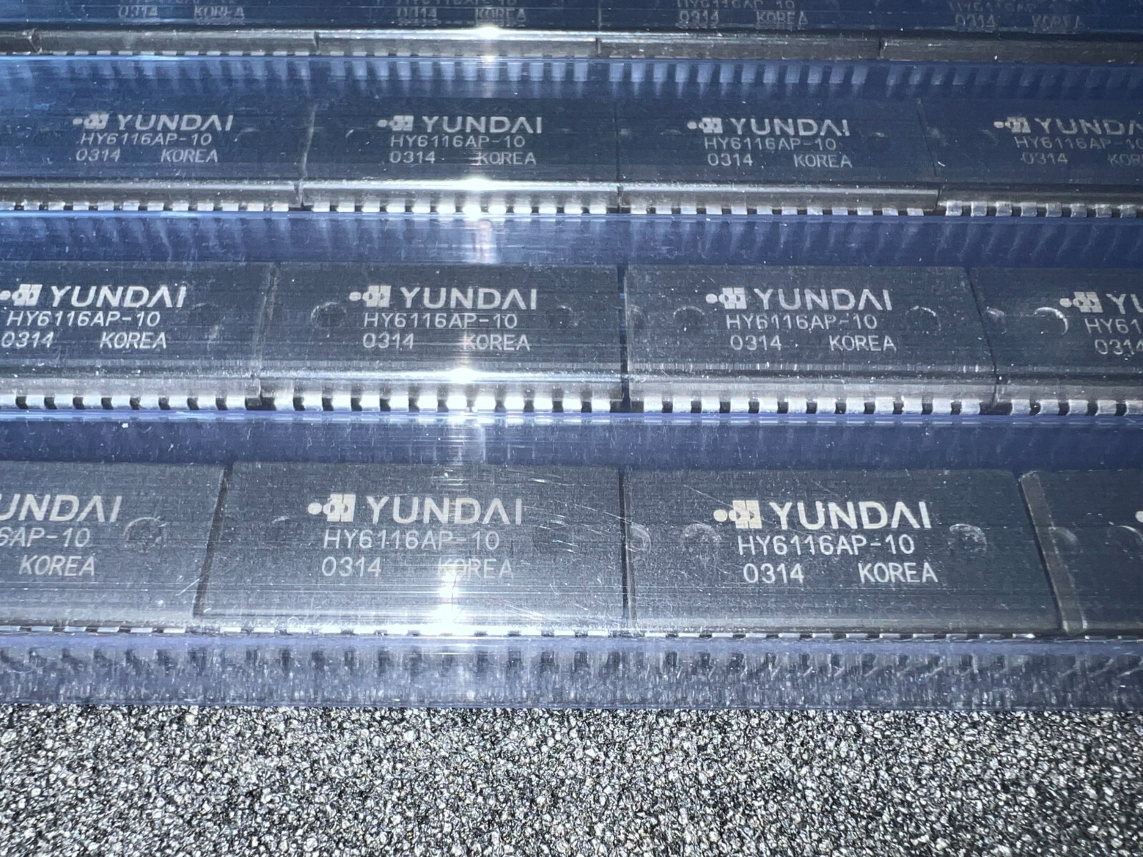 HY6116AP-10