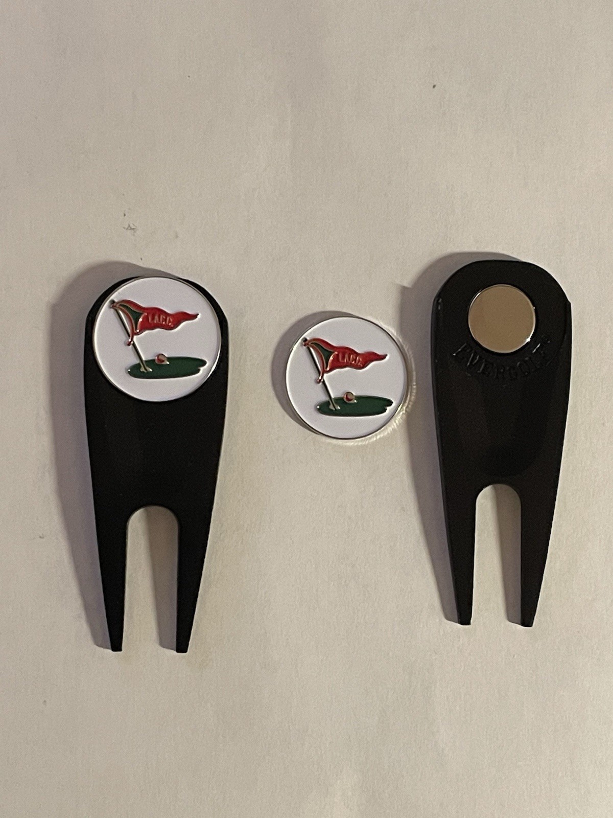 Los Angeles Country Club 1" Coin Golf Marker & Ergonomic Pocket Golf Divot Tool