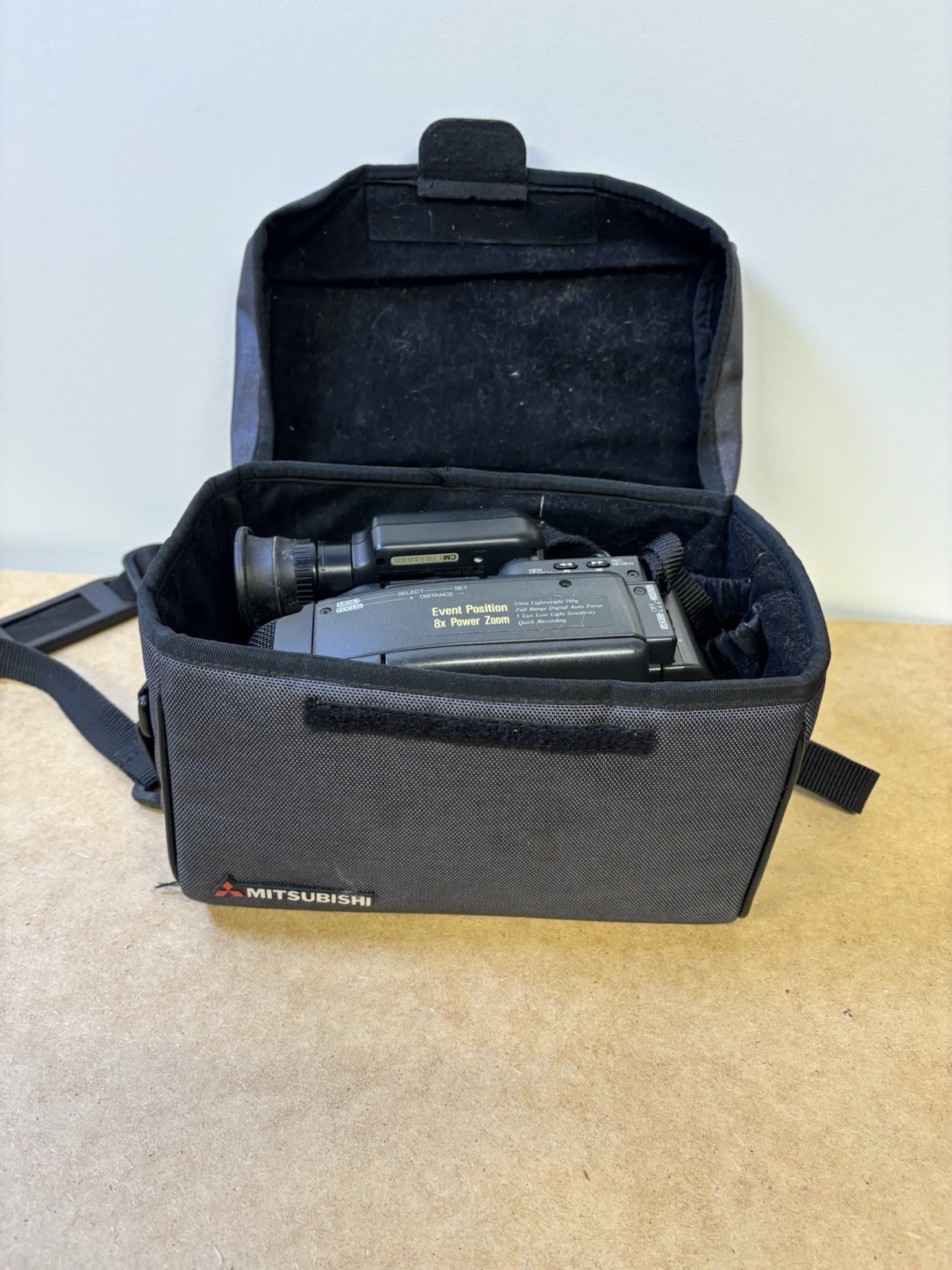 Mitsubishi HS-CX1 Video Movie Camera VHS-C PAL With case Untested