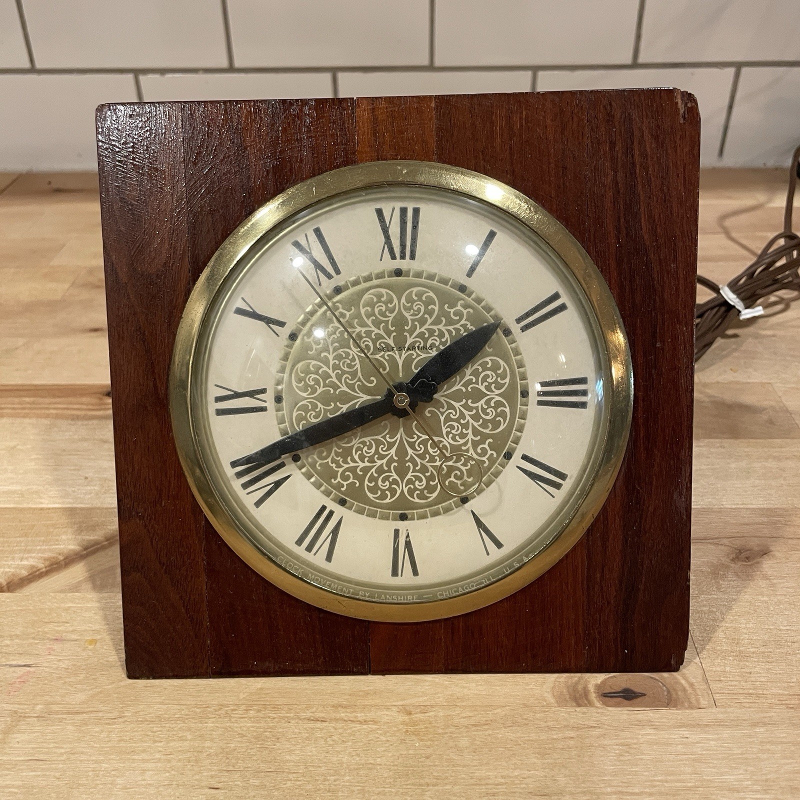 Antique Vernco electric Desk And Wall Clock Made In USA 1940s Art deco