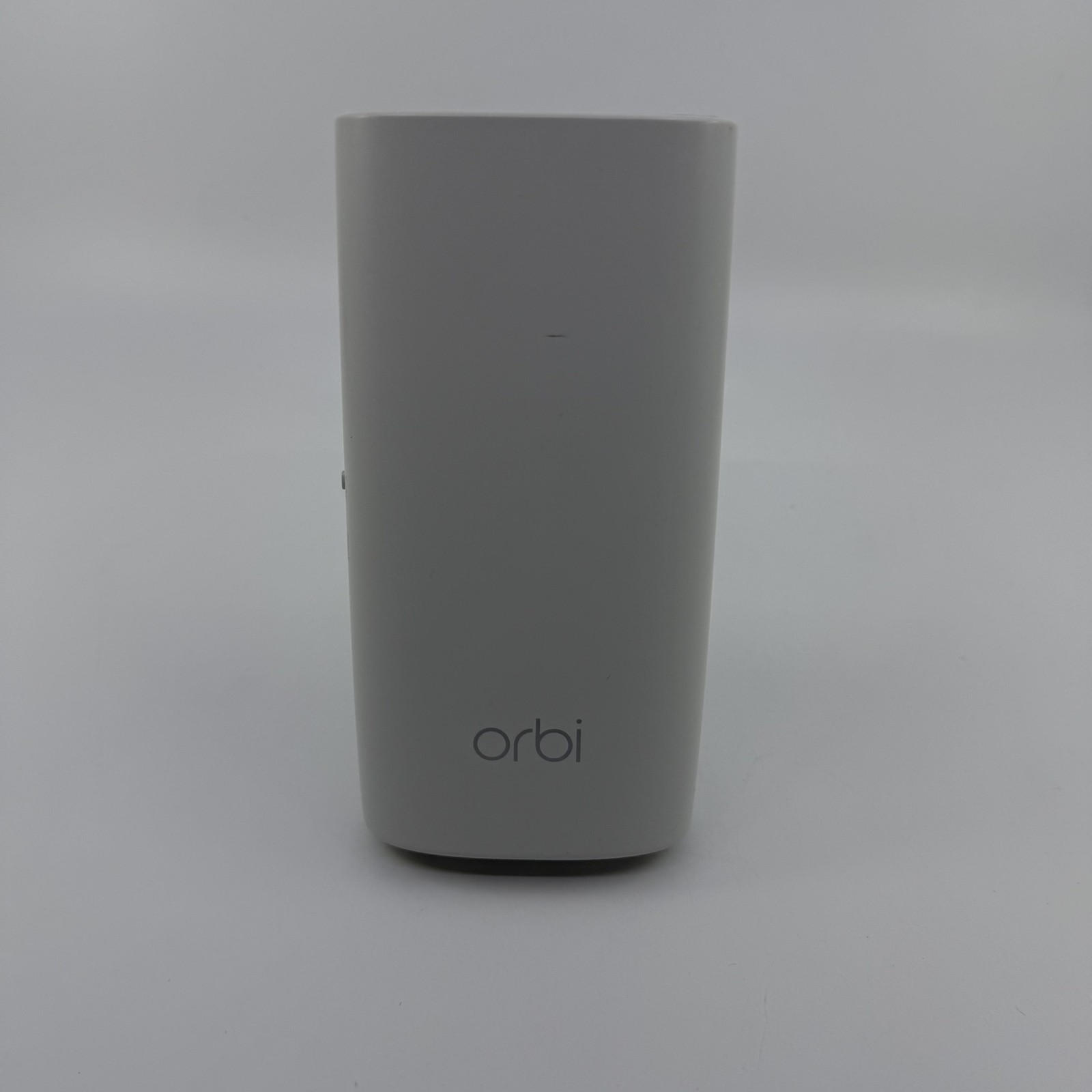 NETGEAR Orbi Wall Plug Satellite RBW30 Extender White Used W/ Wall Plug