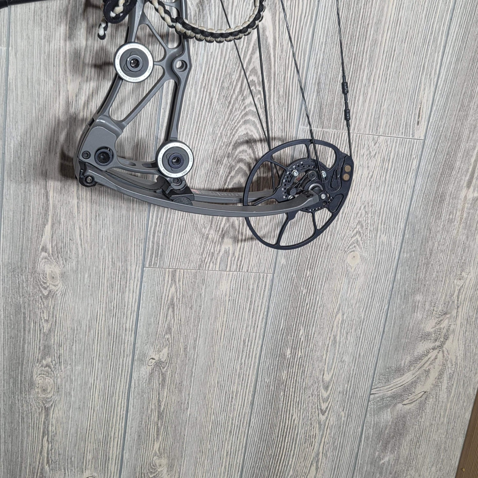 Used Bowtech Revolt 30" 70lb RH Gray Bow