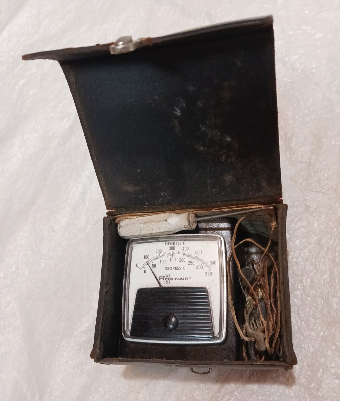 VINTAGE Robinair 12473 Thermocouple Temperature Tester Leather Case