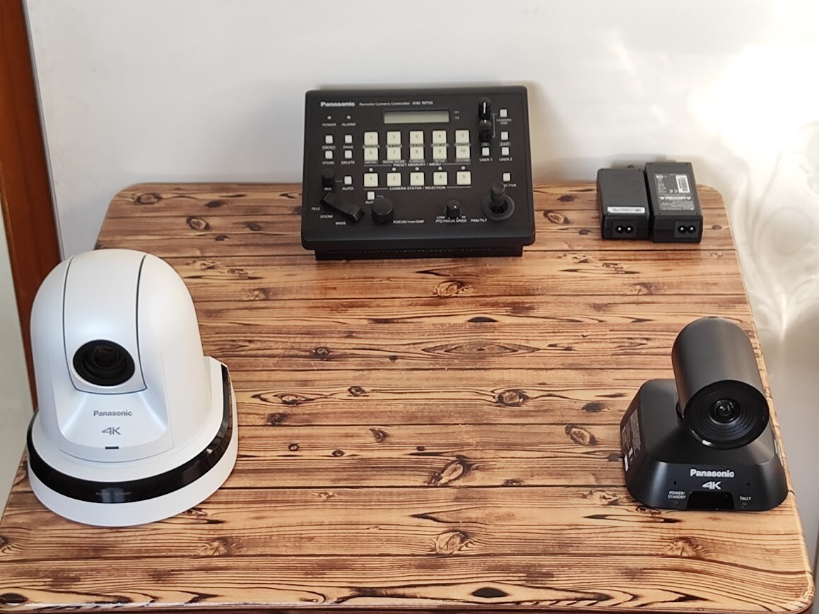 PANASONIC AW UE40 4K HDMI STREAMING IP NDI CAMERA + UE4 zoom CAMERA + RP50 CONSOLE
