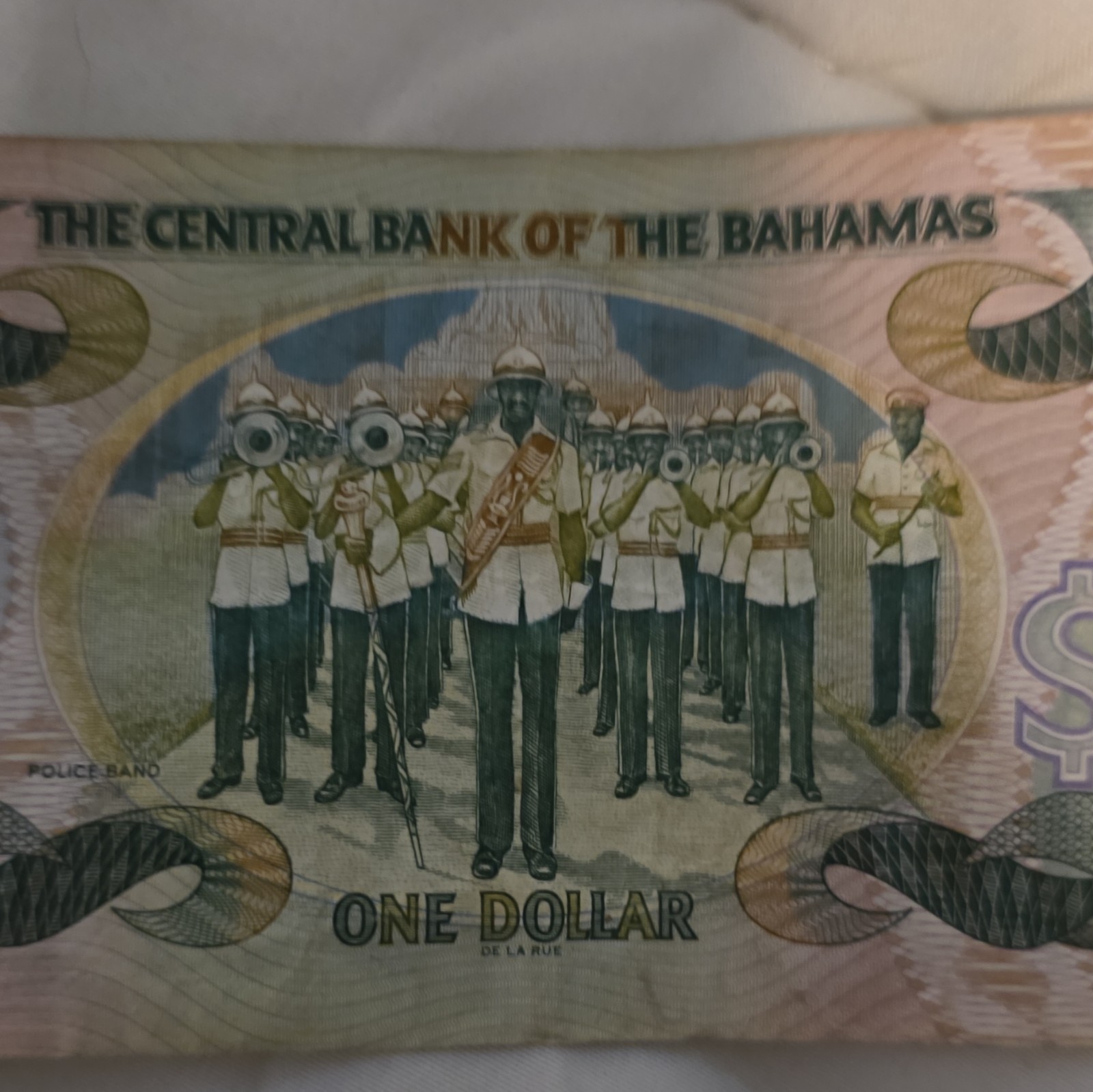 Bahamas $1 Banknote 2001 Series CK603565