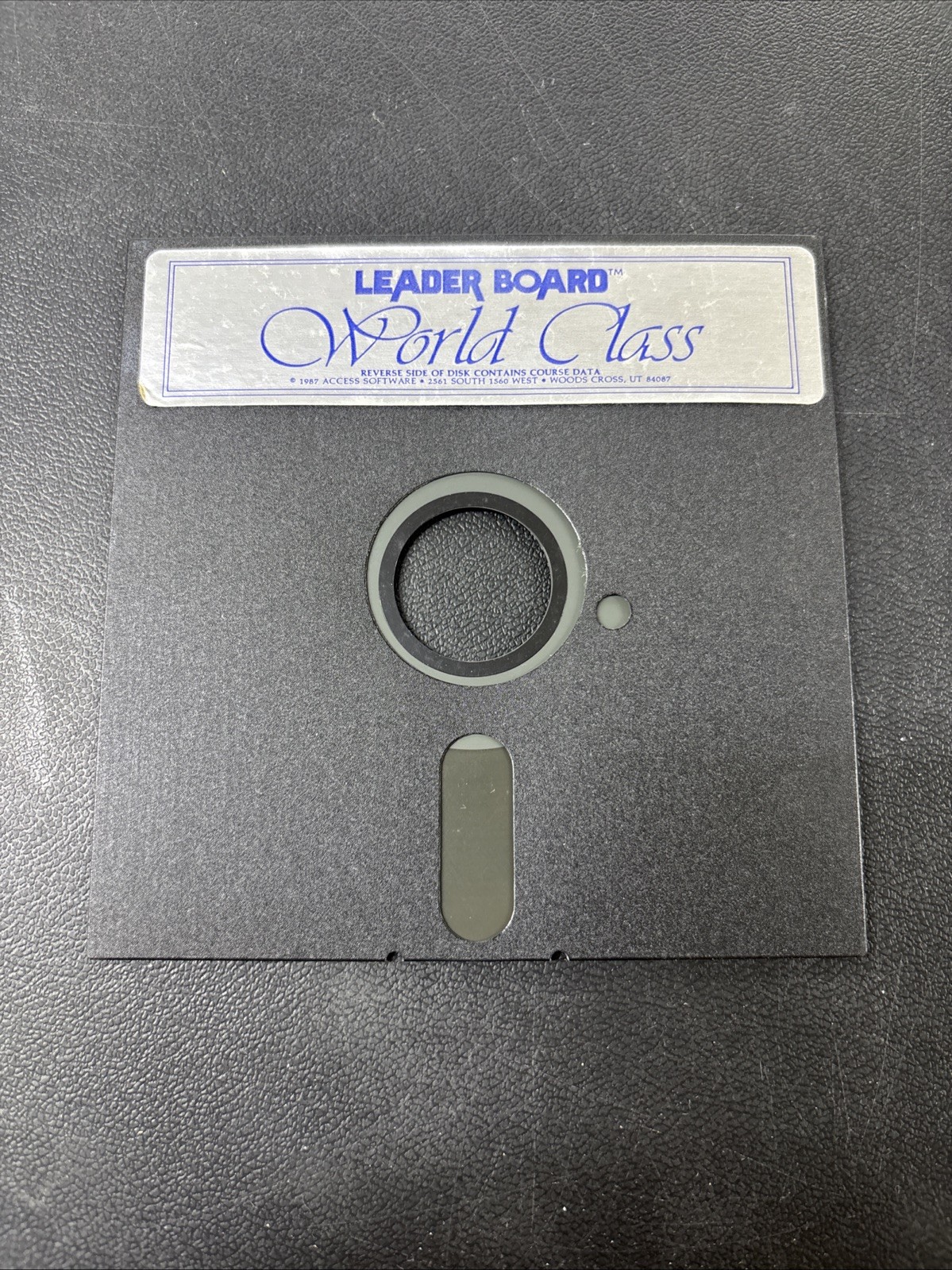 World Class Leader Board Pro Golf Simulator - Commodore 64 Floppy disk Game