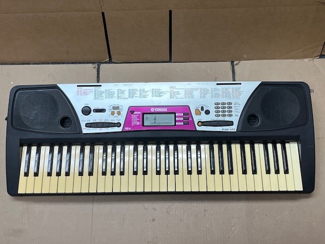 Yamaha PSR-172 61-Key Keyboard SN: 0154866