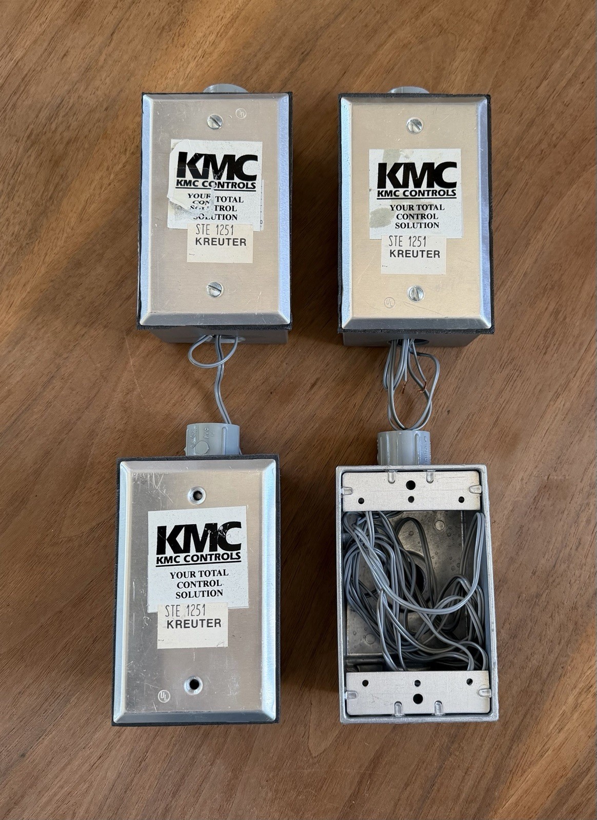 KMC CONTROLS, STE 1251 KREUTER ENCLOSURES (4 BASES WITH VARYING INCLUDED PARTS)