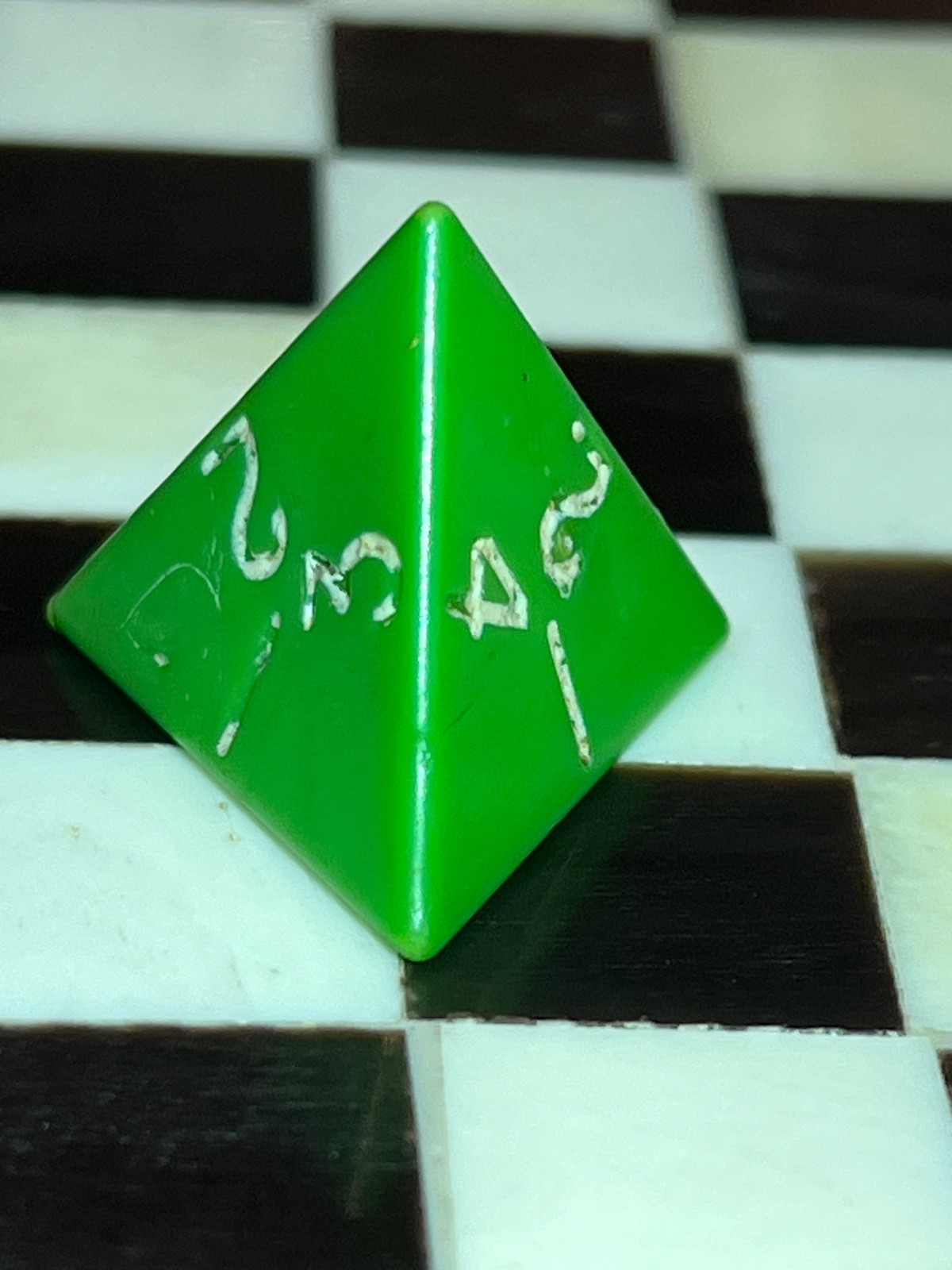 WOW CONDITION! Vintage Mentzer d4 green rpg ad&d dice 120823@