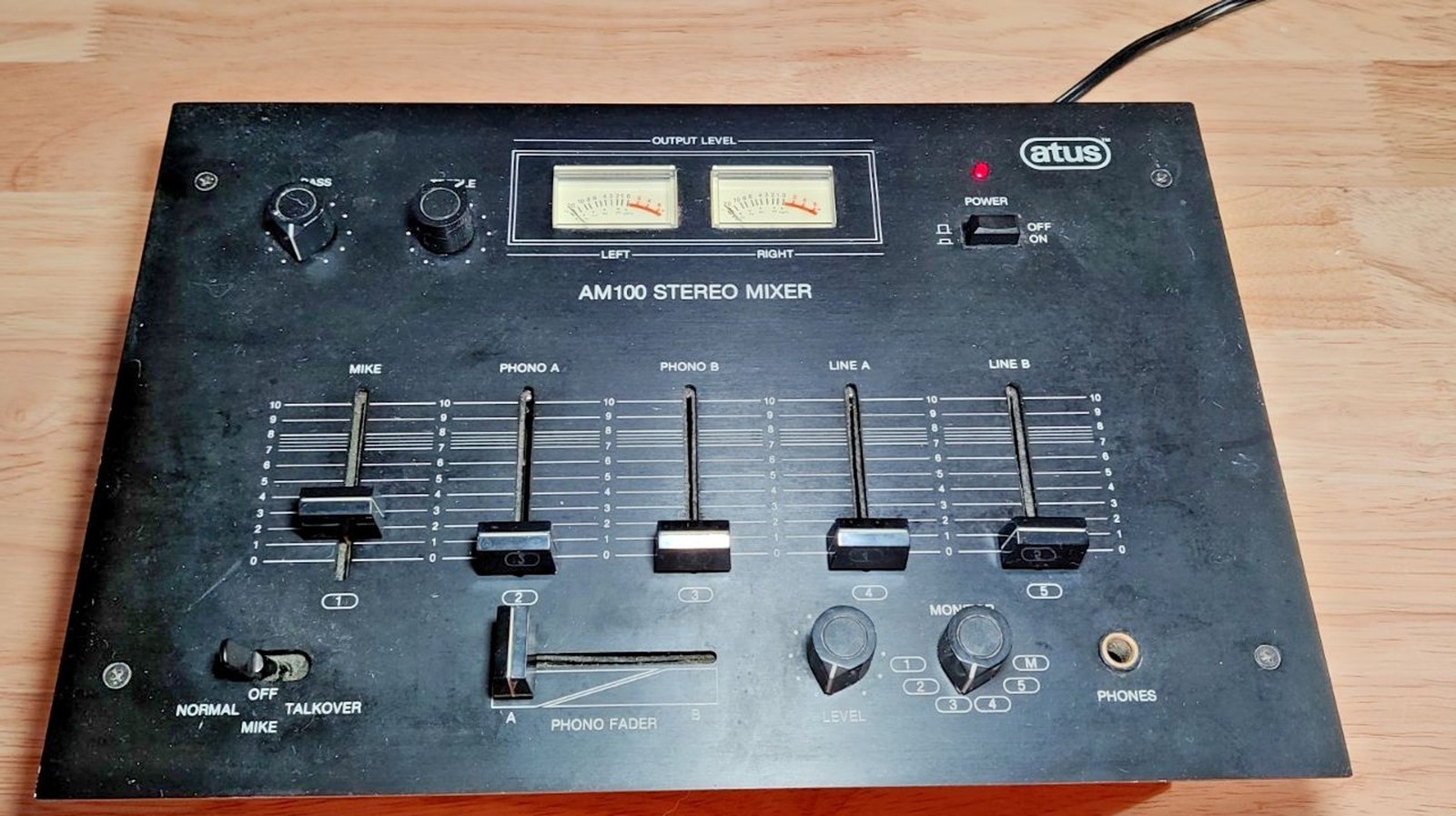 Atus AM100 Stereo Mixer-Powers Up-See Video