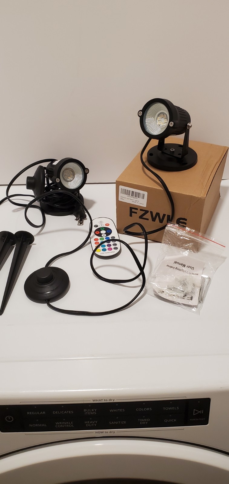 FZWLE SET OF 2 SPOT LIGHTS INDOOR 16 COLOR CHANGING WITH REMOTE CONTROL