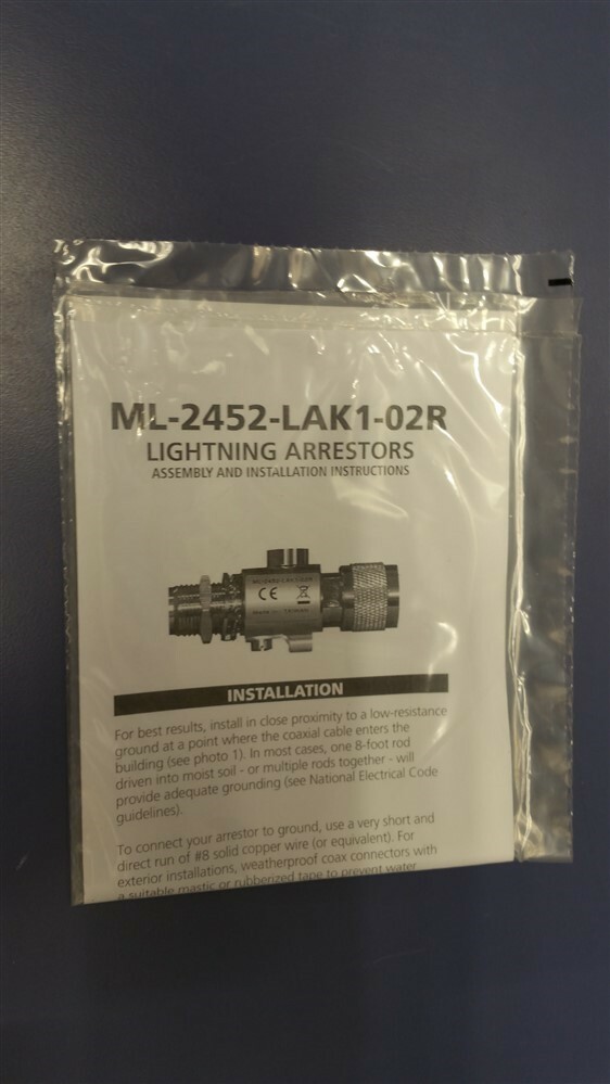 Extreme Networks (ML-2452-LAK1-02R) Dual Band Lightning Arrestor