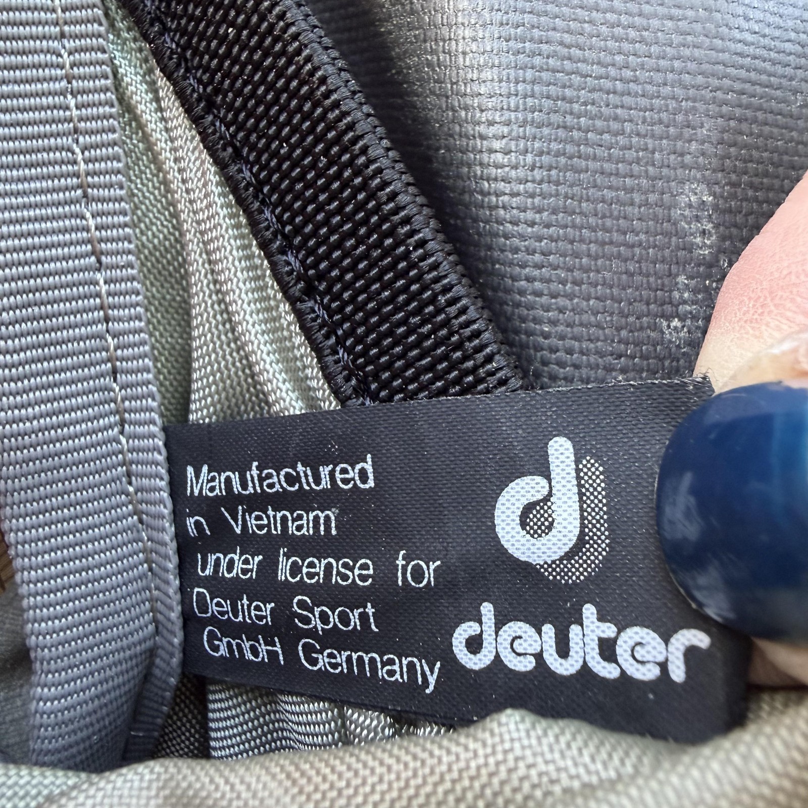 Deuter AC Lite 15 Hiking Backpack 15L Hydration Pack CamelBak 70 oz Rain Cover
