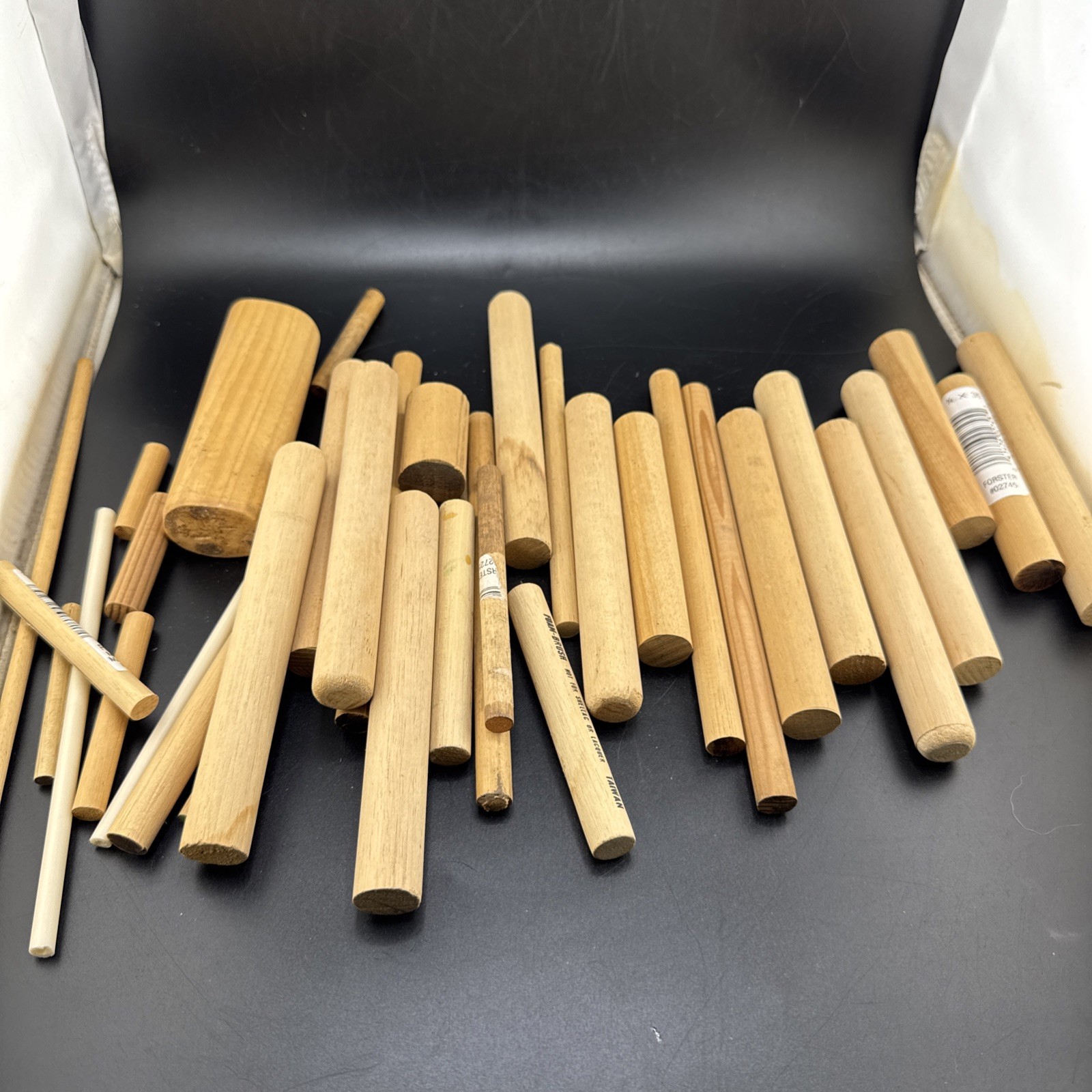 Big Lot Of wooden Paint Brush Handles 📦