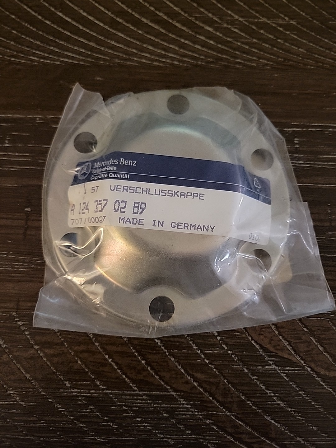 NEW Genuine Mercedes Drive Shaft End Cap W124 W201 W202 W210 R129 1243570289 NOS