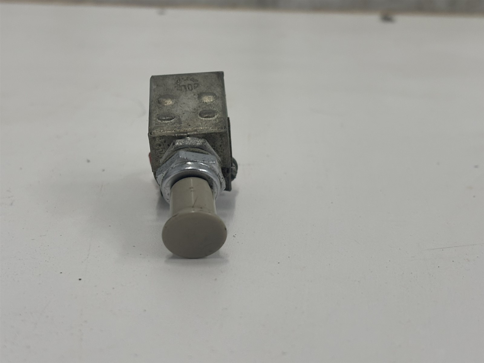 1956 Cessna 172 NAV Navigation Light Push Pull Switch 0713026-4