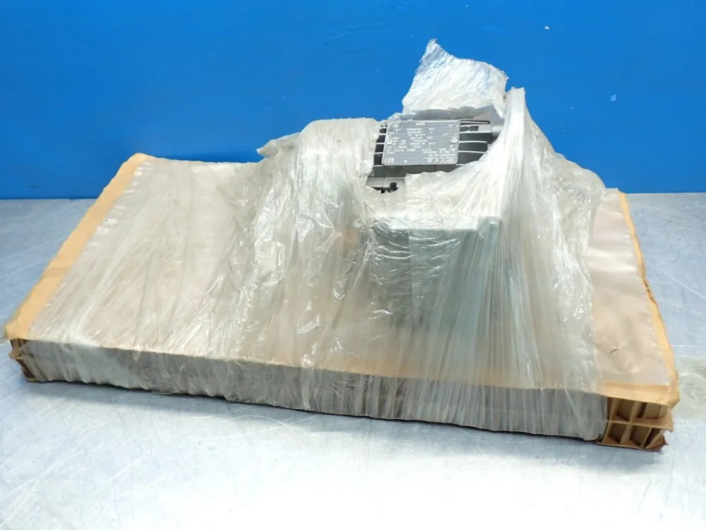 NORD DRIVE SYSTEMS INDUSTRIAL ELECTRIC MOTOR UNIT SK63S/4 CUS 56C