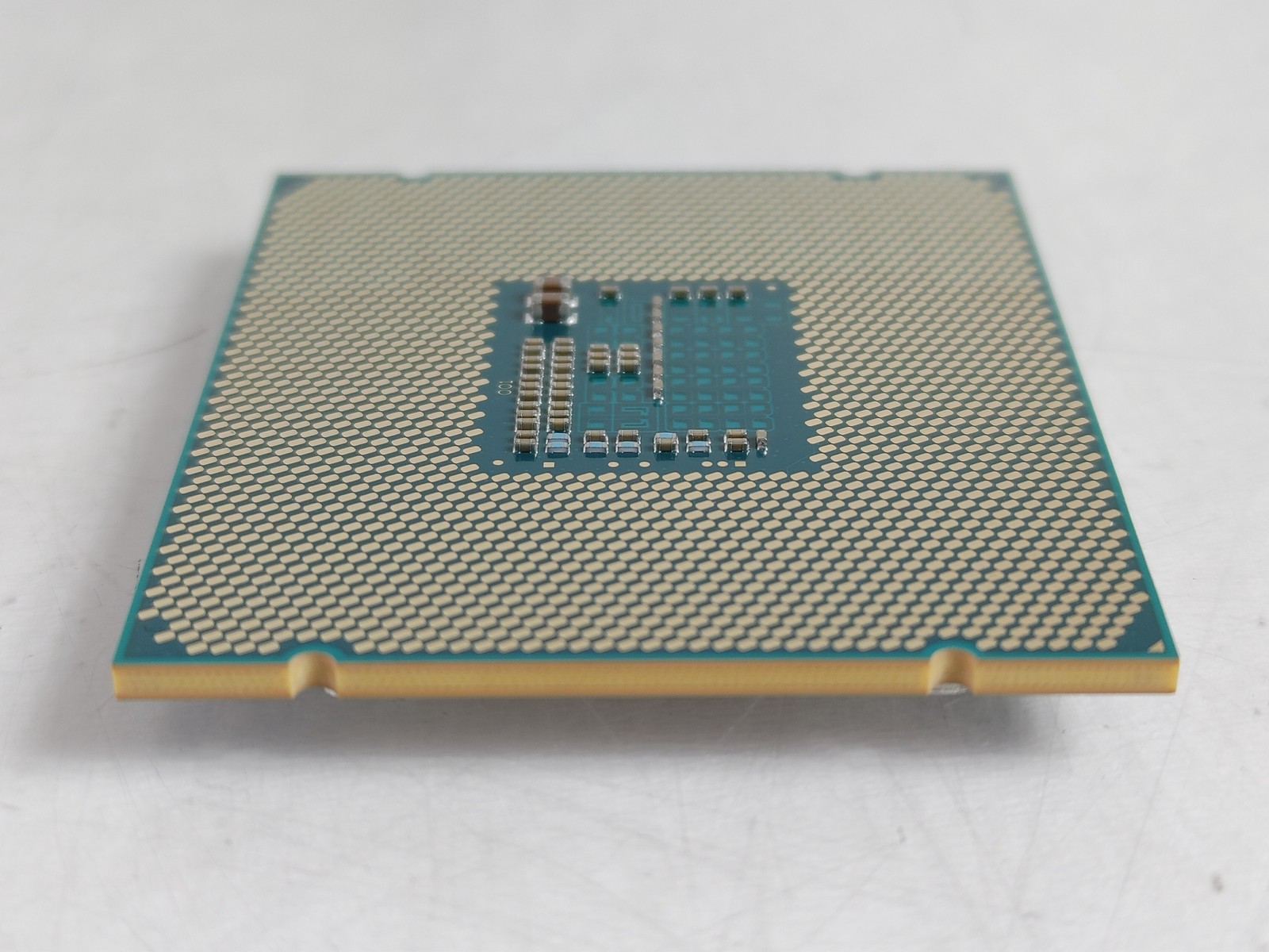 Intel Xeon E5-2620 v3 2.4 GHz 8 GT/s LGA 2011-3 CPU Processor SR207