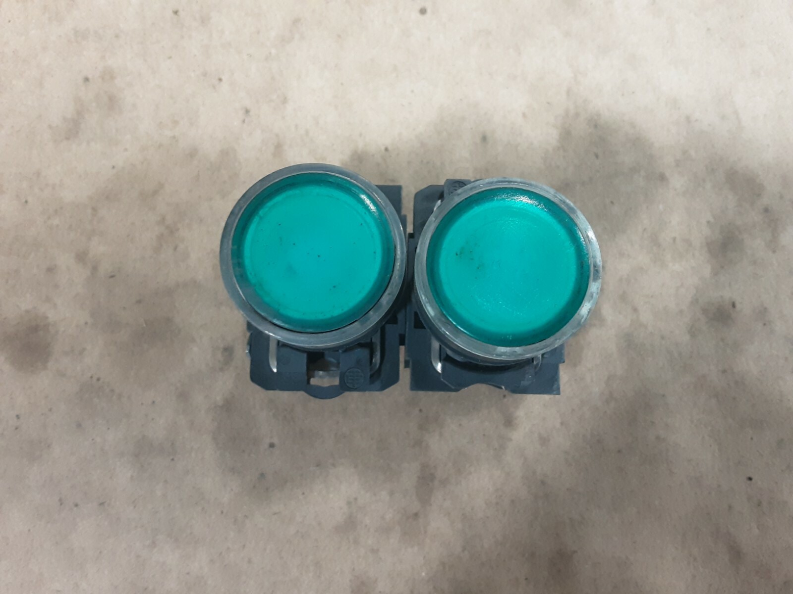 Lot of 2 Telemecanique ZBE-101 Green Push Button #2018I71