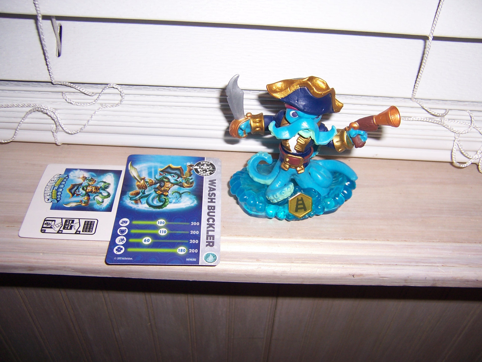 Skylanders Swap Force WASH BUCKLER With Stat Card & Sticker