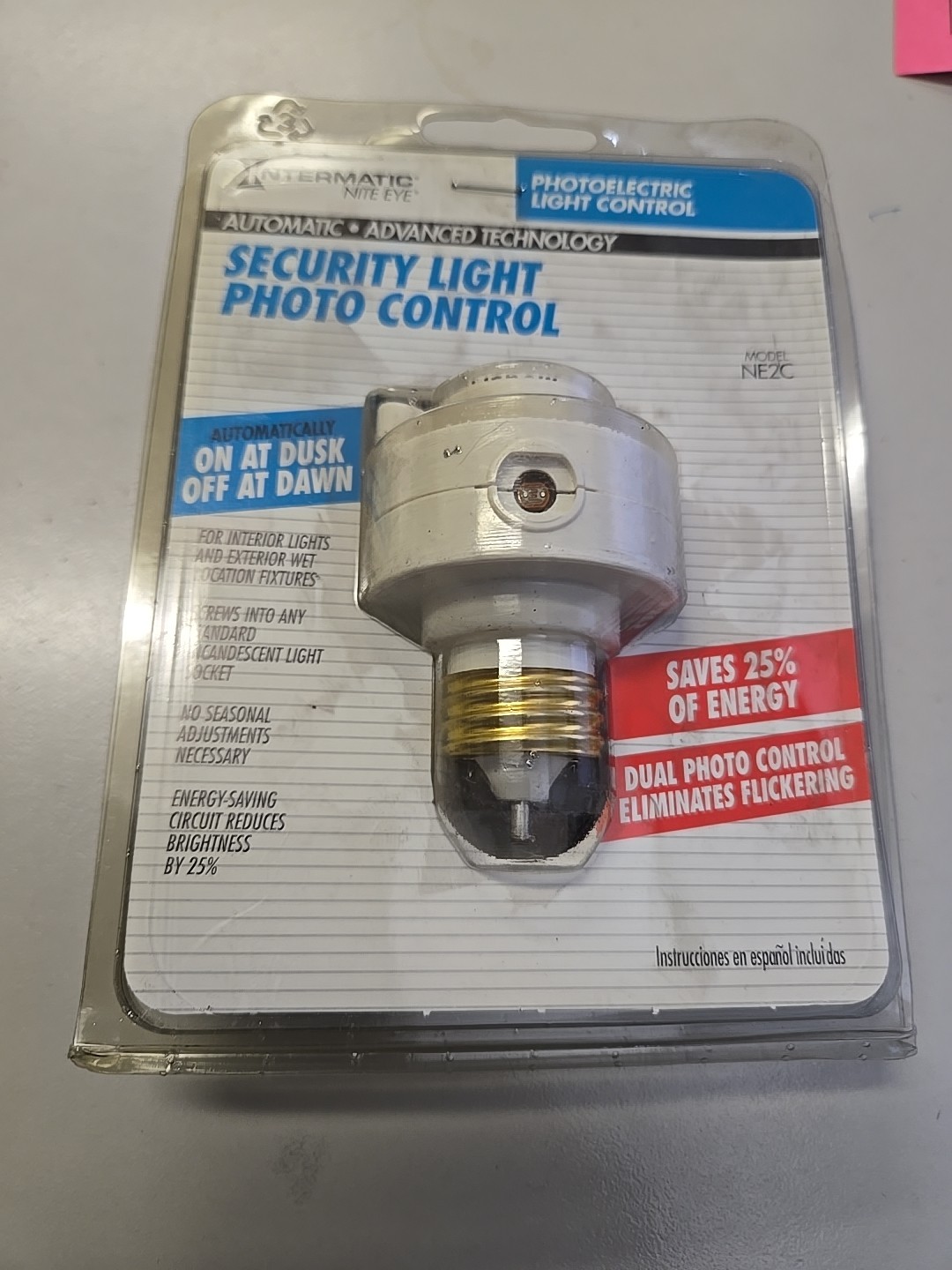 Intermatic Dusk-Dawn Automatic Light Control Sensing Socket Converter #NE2C New!