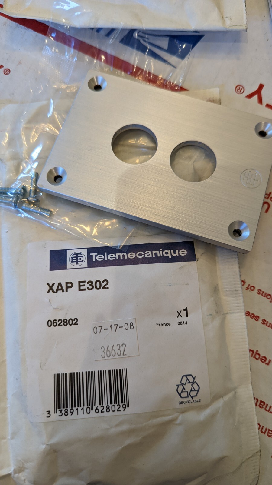 Telenecanique XAP E302 Insulated Protective Cover Surplus