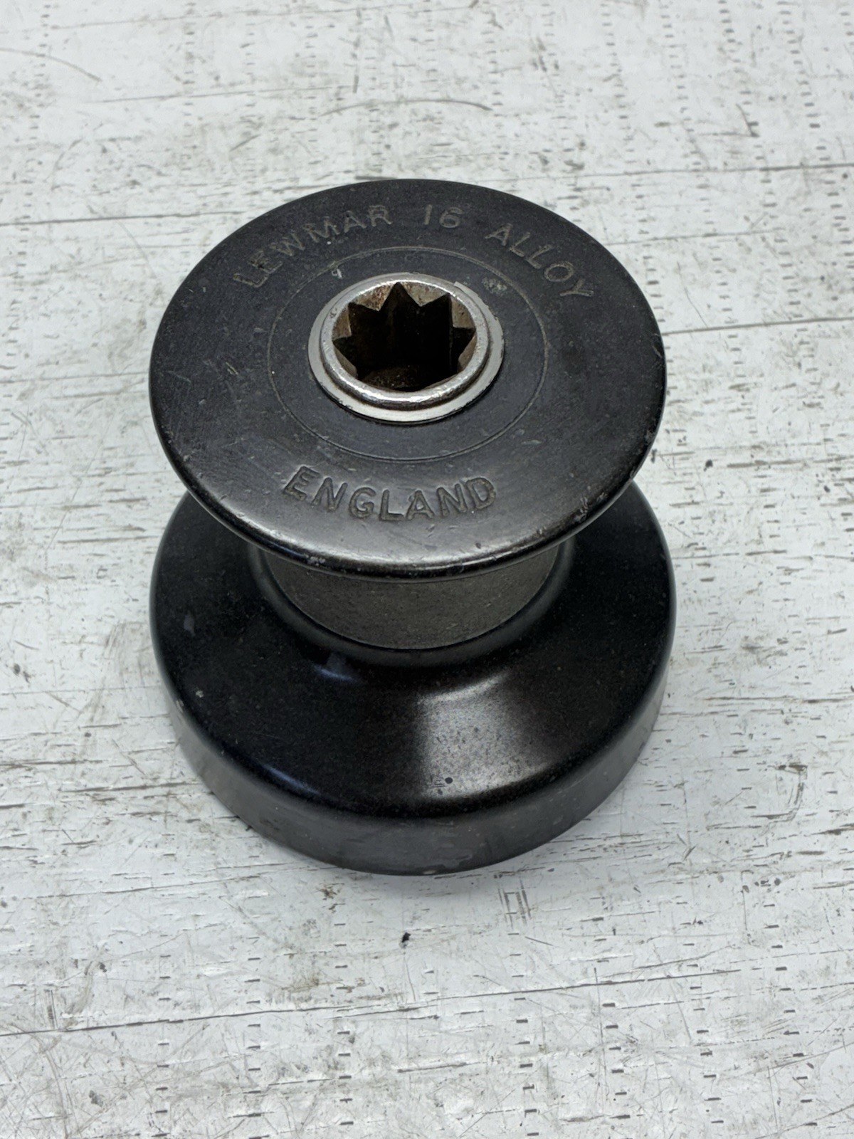 Aluminum Lewmar 16 Sailboat Winch