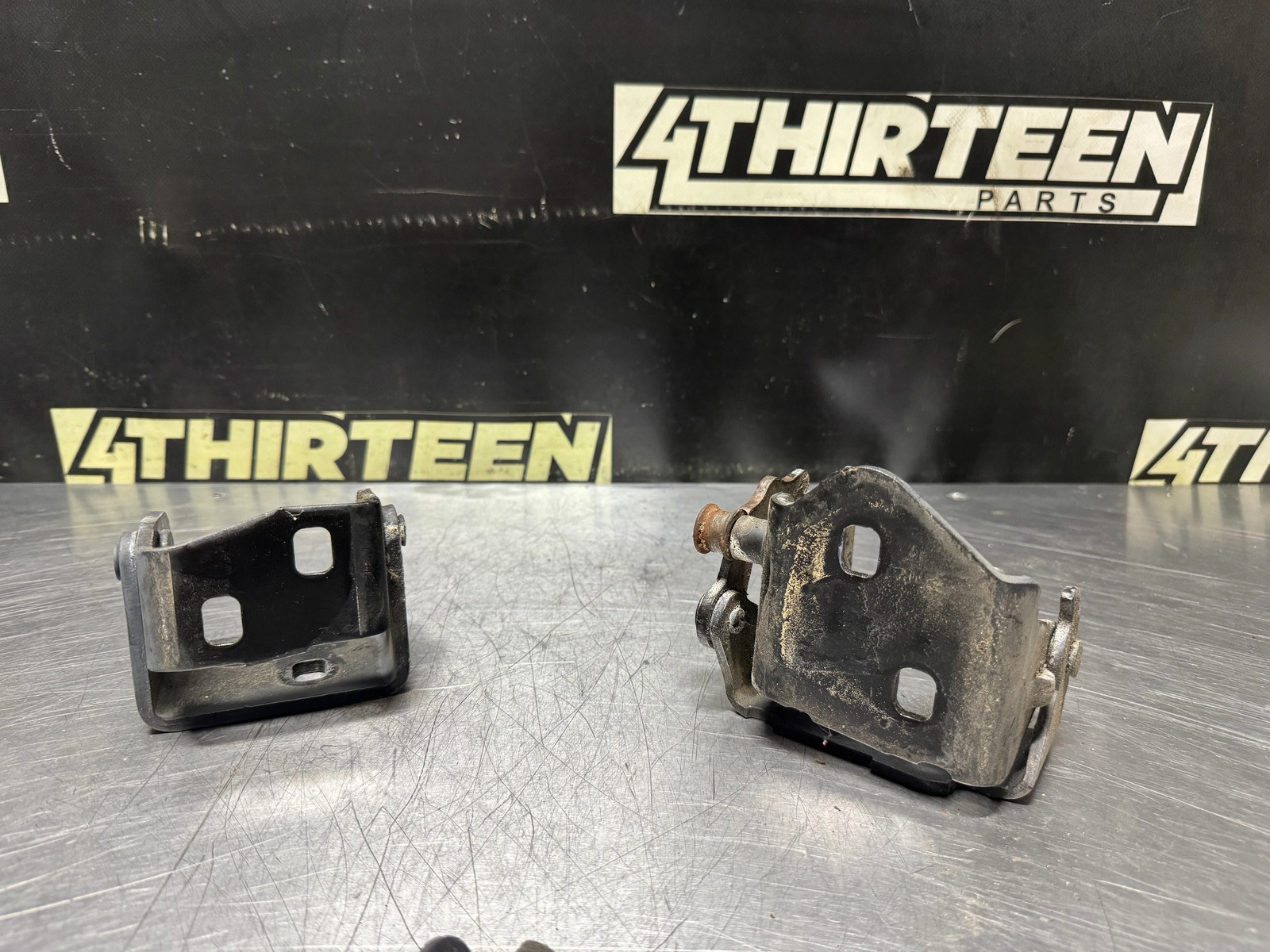 1997 - 2004 CORVETTE C5 RH PASSENGER DOOR HINGES #N554