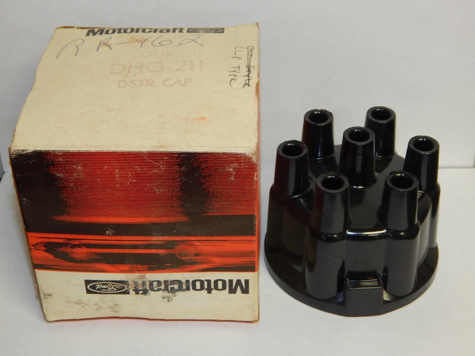 New OEM Ford Motorcraft Distributor Cap DHG-211 BWD C151