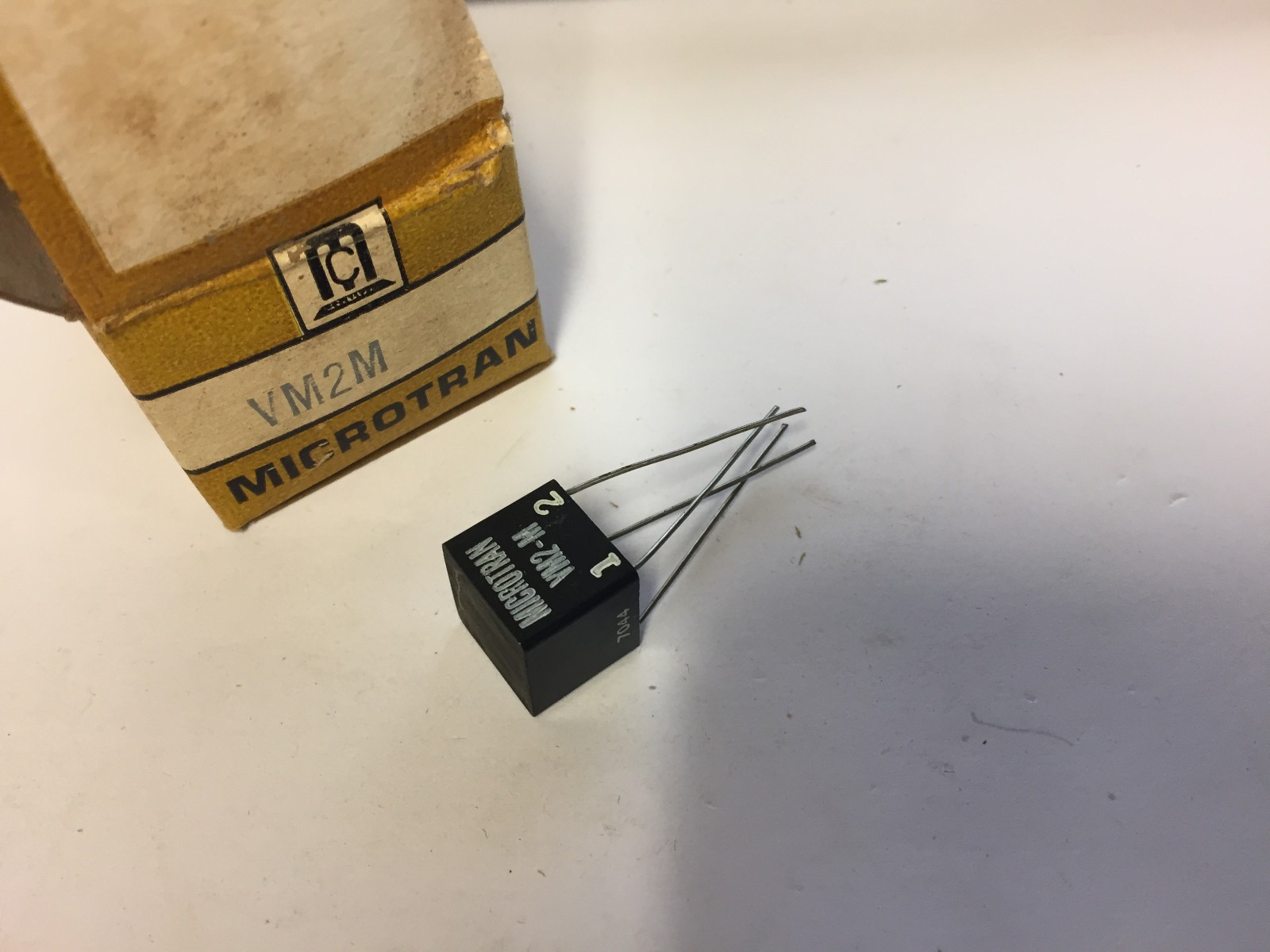 VM2-M       MICROTRAN TRANSFORMER 200,000 PRI 600 SEC   NOS