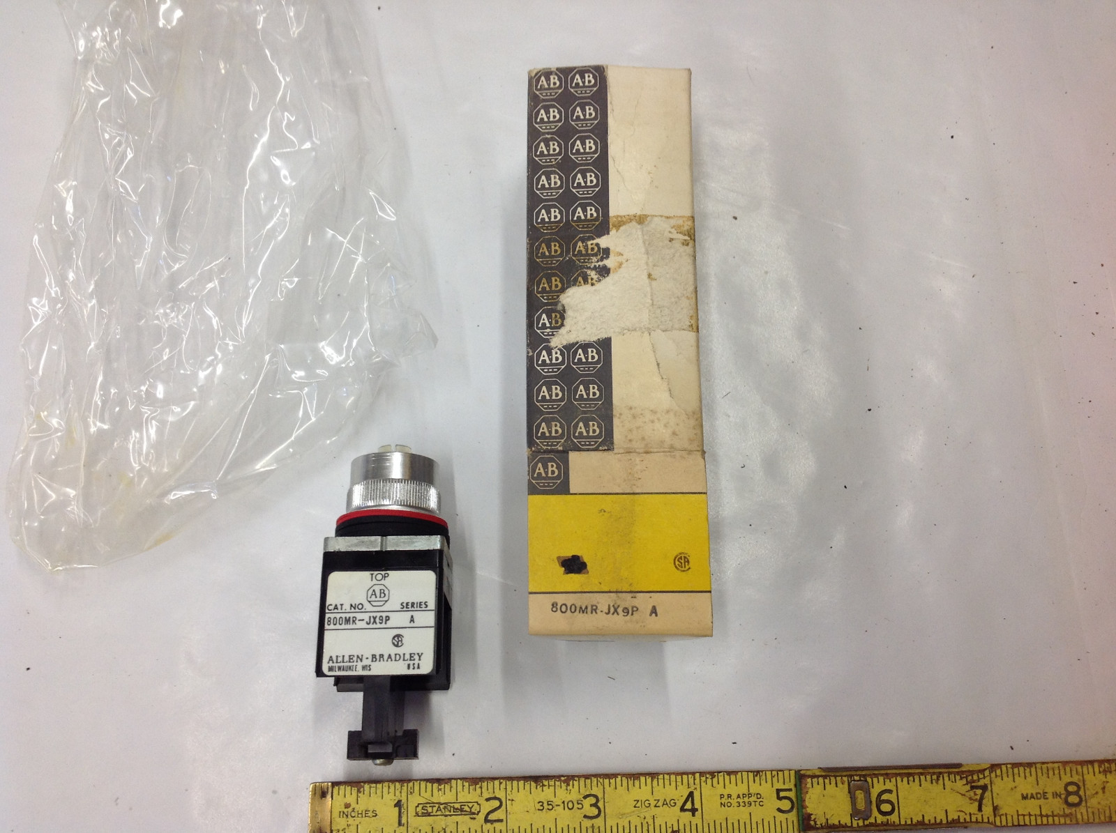 Allen Bradley 800MR-JX9P Operator 4 Selector Switch. NO KNOB.  NOS IN BOX