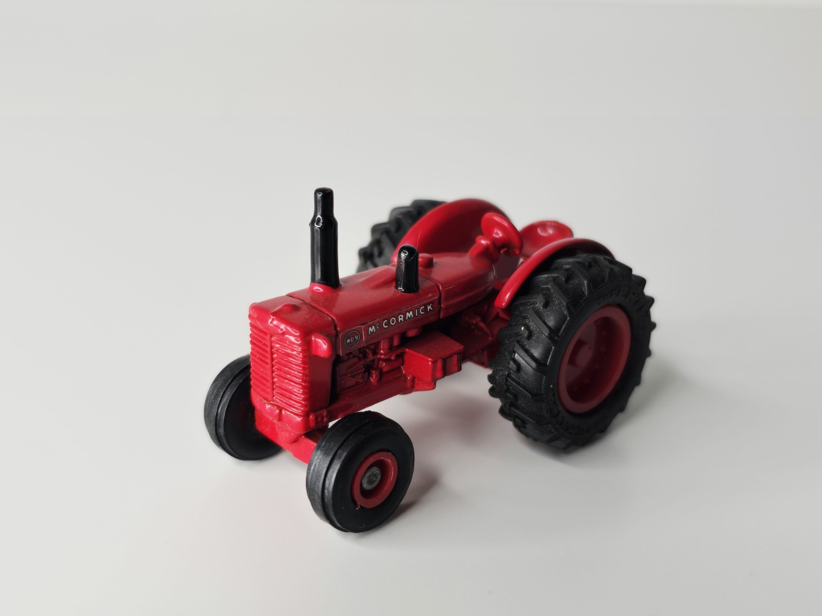 Ertl - McCormick WD-9 Tractor - 1:64 Diecast - No Box