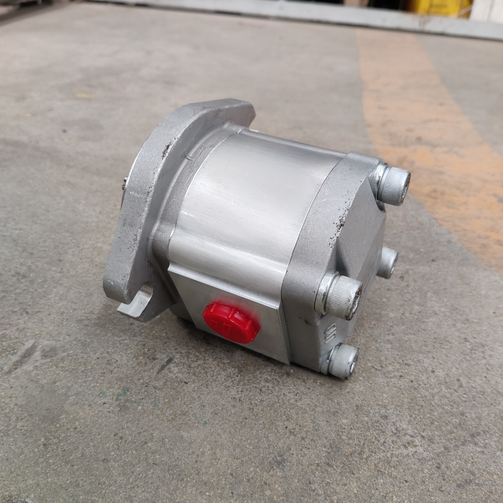 Heavy-Duty Hydraulic Pump suitable for TYPHON Terror 1-ton mini excavators