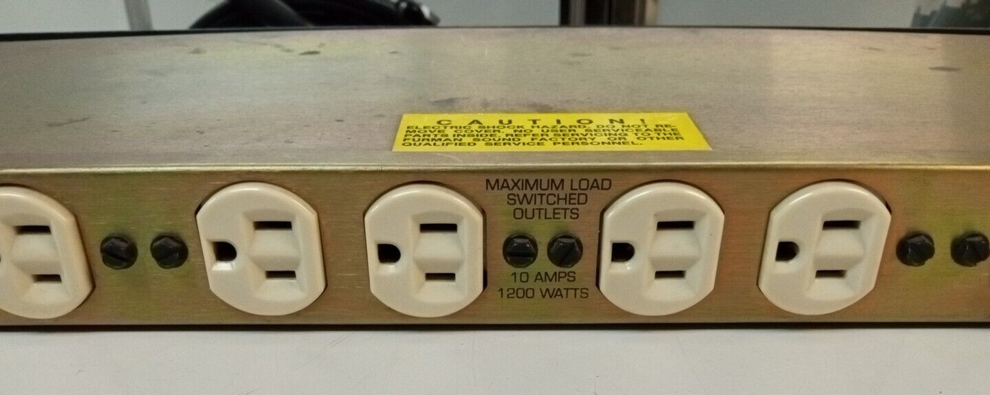 Furman PL-8 SMP Linear Filtering Power Conditioner and Light Modules