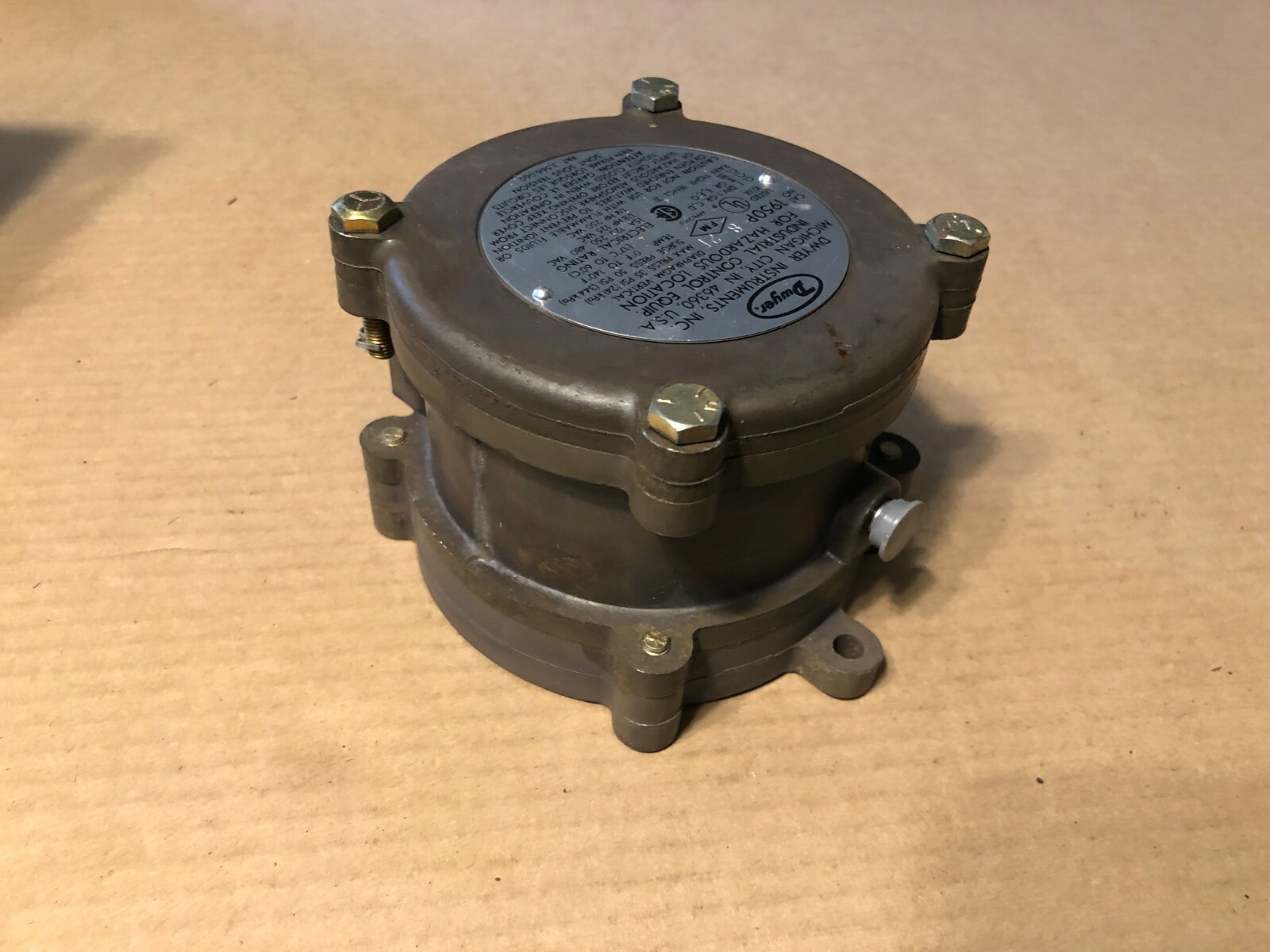 Dwyer, Pressure Switch, 1950P-8-2F