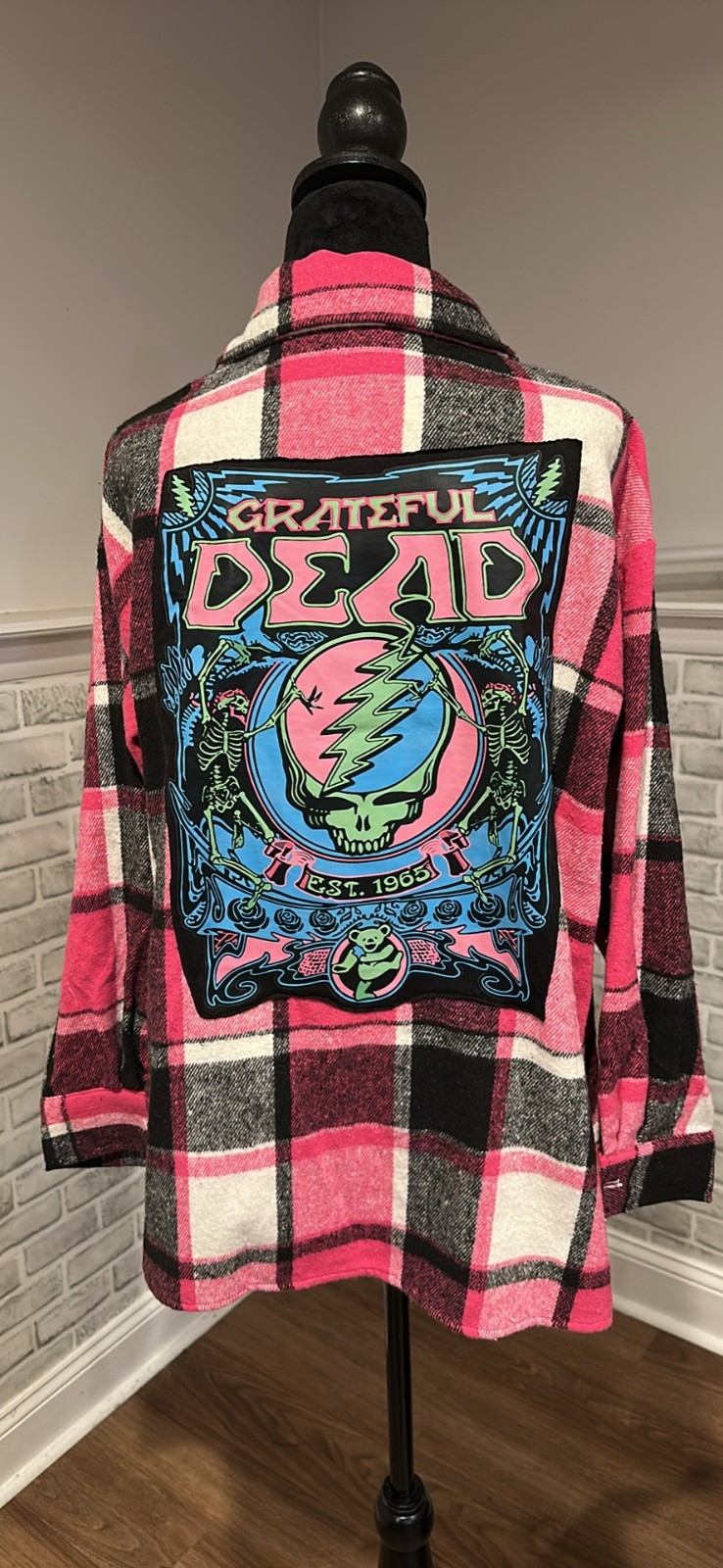 Grateful Dead Band Tee Pink and Black Flannel (L)