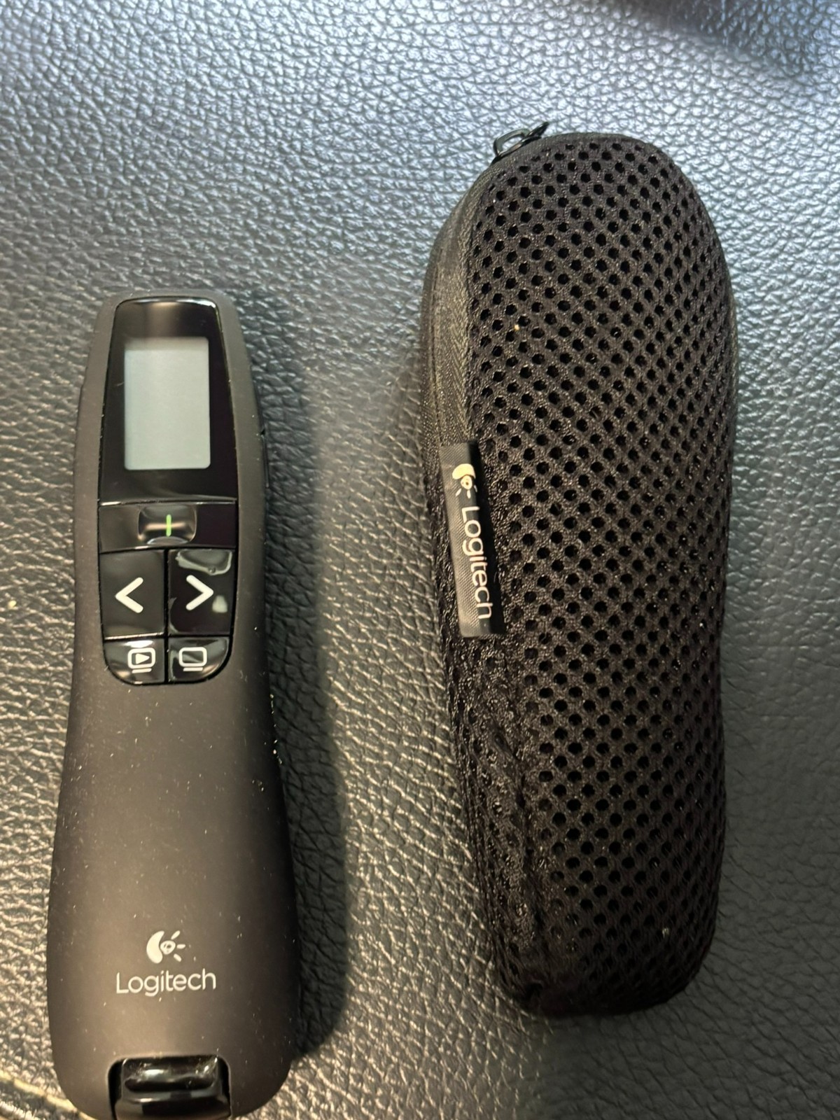 Logitech R800 LCD Laser Presentation Remote