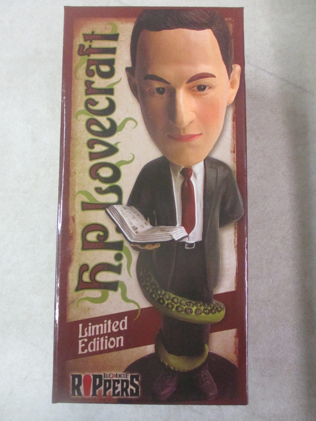 H.P. Lovecraft Limited Edition 7" Bobble head in box Rue Morgue Rippers Cthulhu