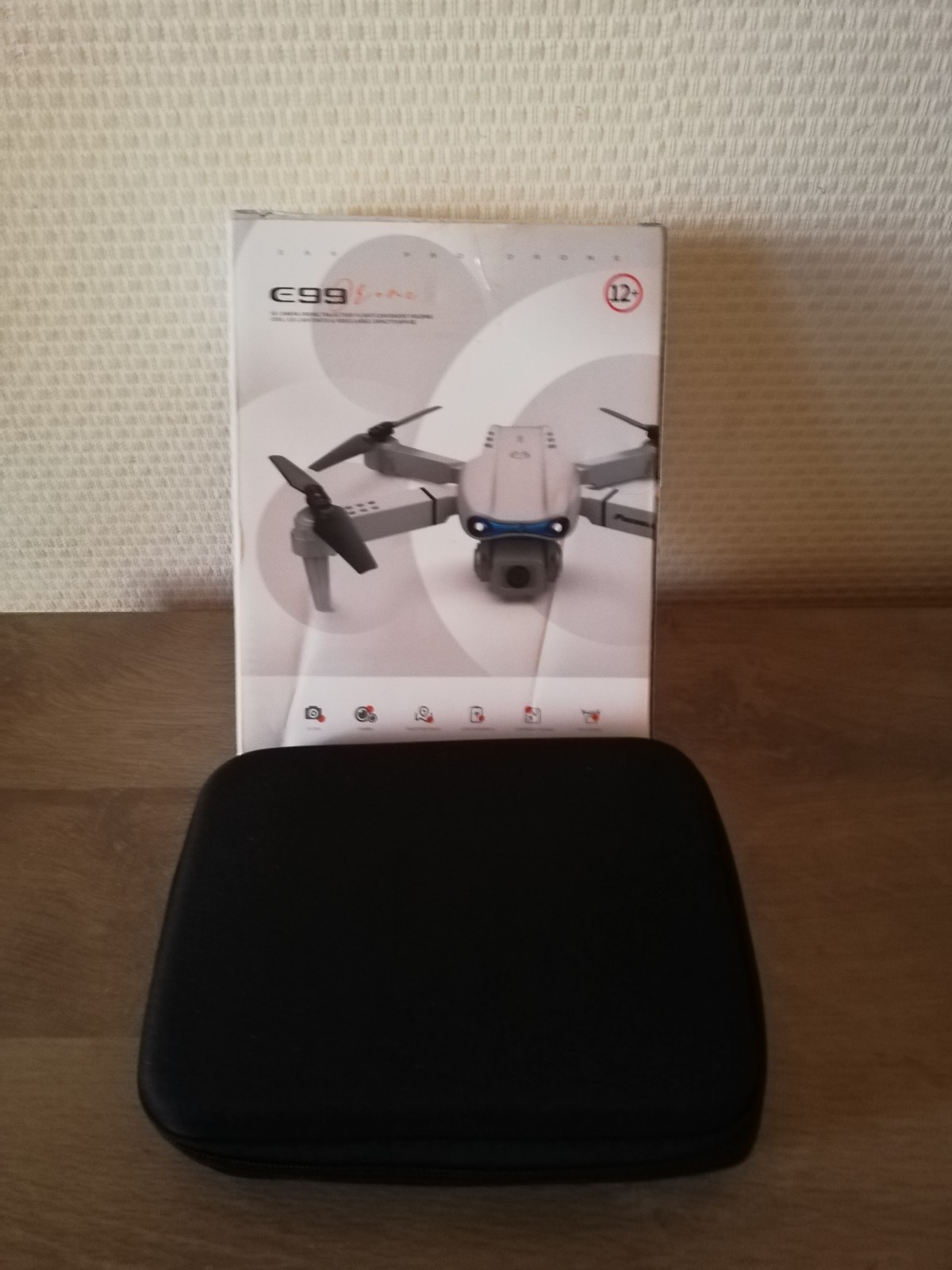 E99 Pro foldable drone / HD camera, remote control, case + accessories + battery
