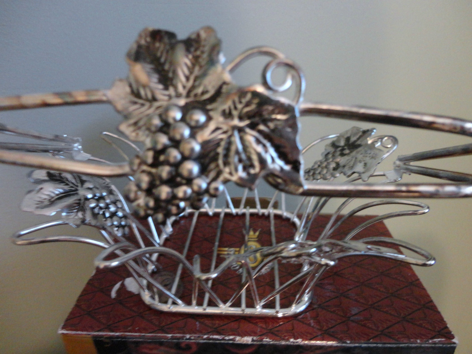 STUDIO SILVERSMITH SILVERPLATED GRAPE BASKET WITH HANDLE