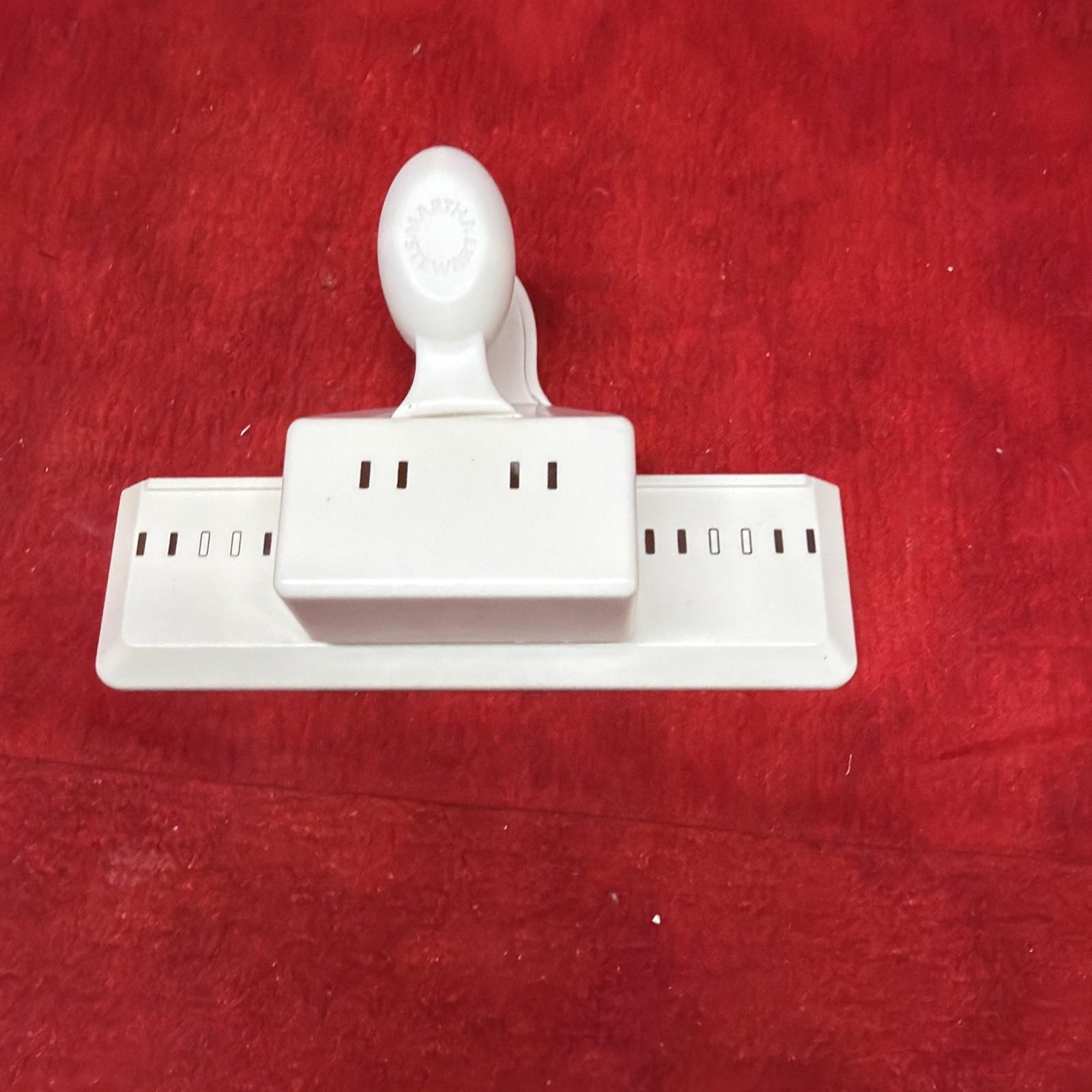 MARTHA STEWART CRAFT PAPER PUNCH  (s7)