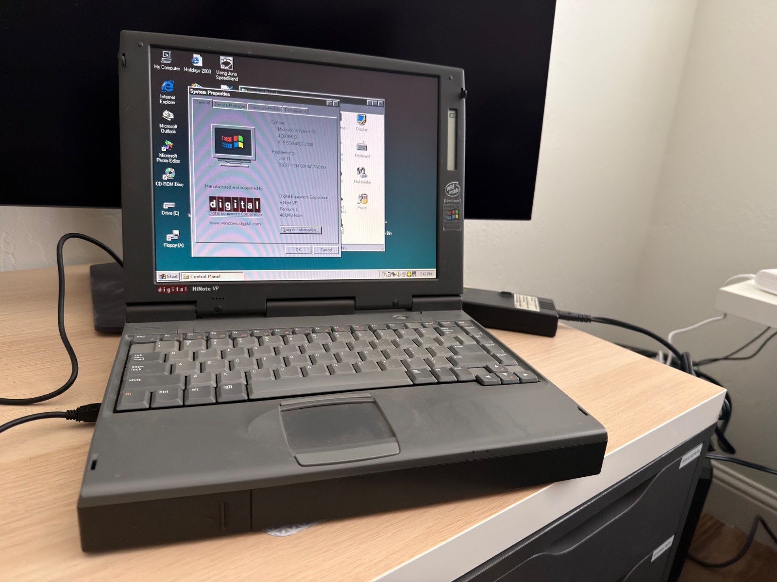 DEC Digital HiNote VP 500 Series Laptop TS30G | Win 95 | Office 97 | Pentium 133
