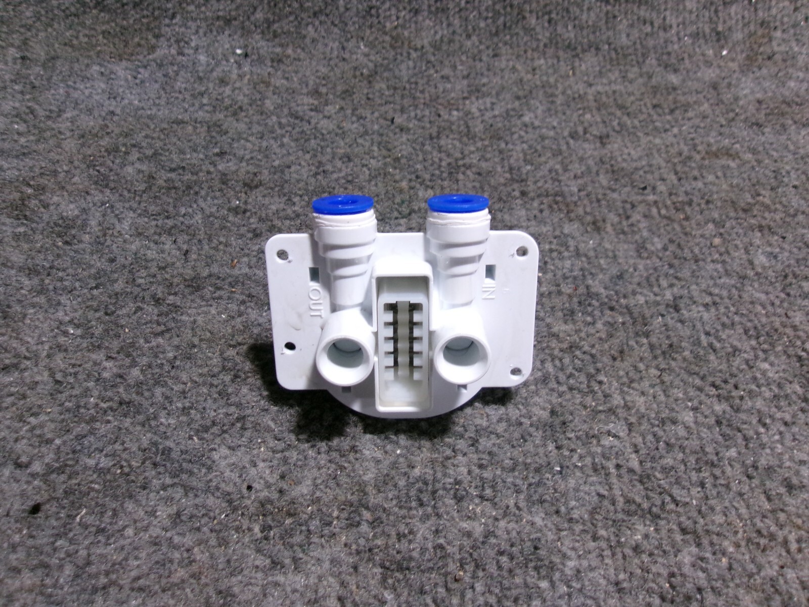 242009604 FRIGIDAIRE KENMORE REFRIGERATOR WATER FILTER BASE