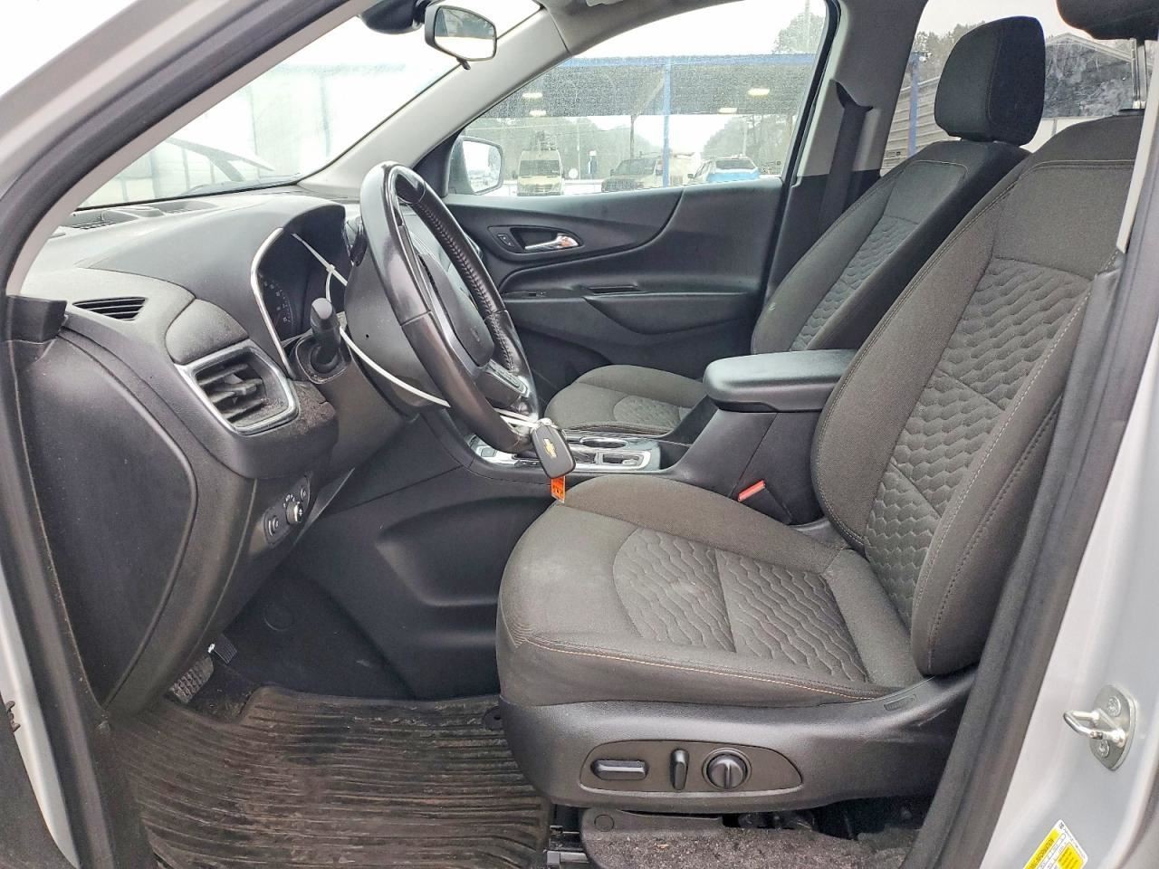 EQUINOX 2021 Glove Box 4996731