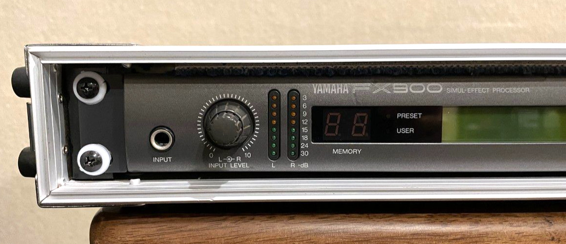 YAMAHA Simul Effect Processor Vintage Guitar Effect Rack FX900 & FC900 AC100V